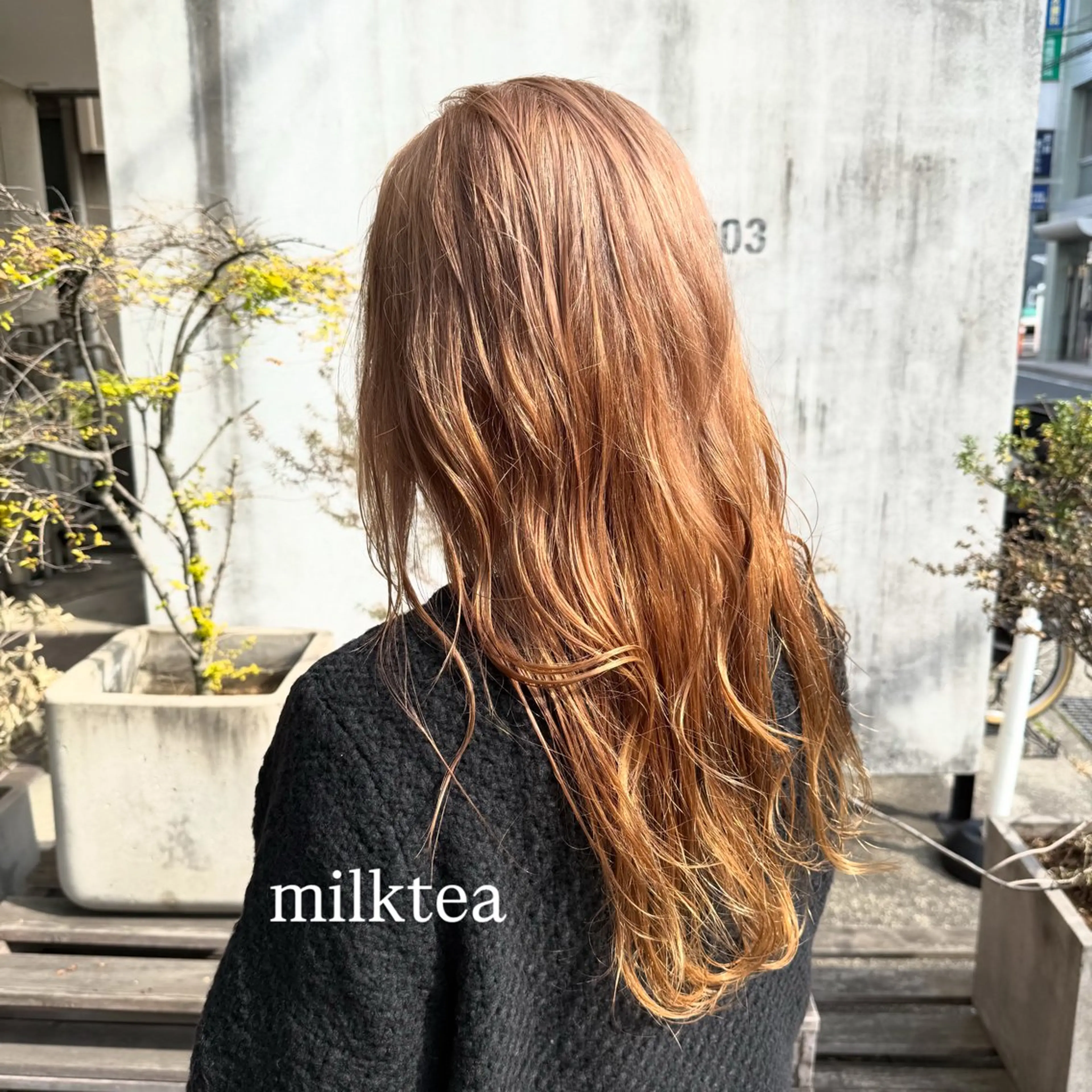 ロング カラー ヘアアレンジ ブリーチ 飯島 美海のヘアスタイル