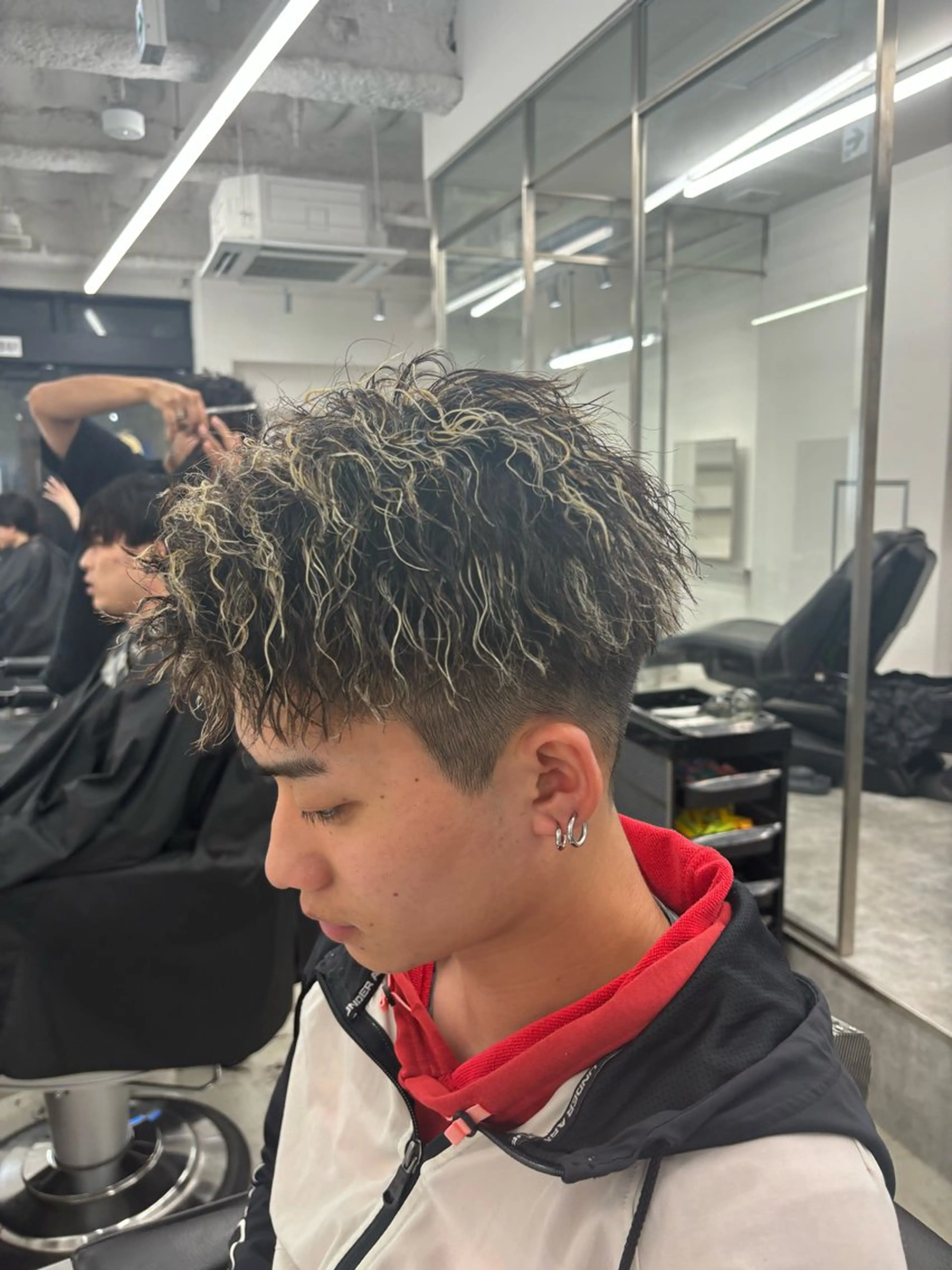 ショート パーマ職人DAIKI ツイスパ/波巻きのヘアスタイル