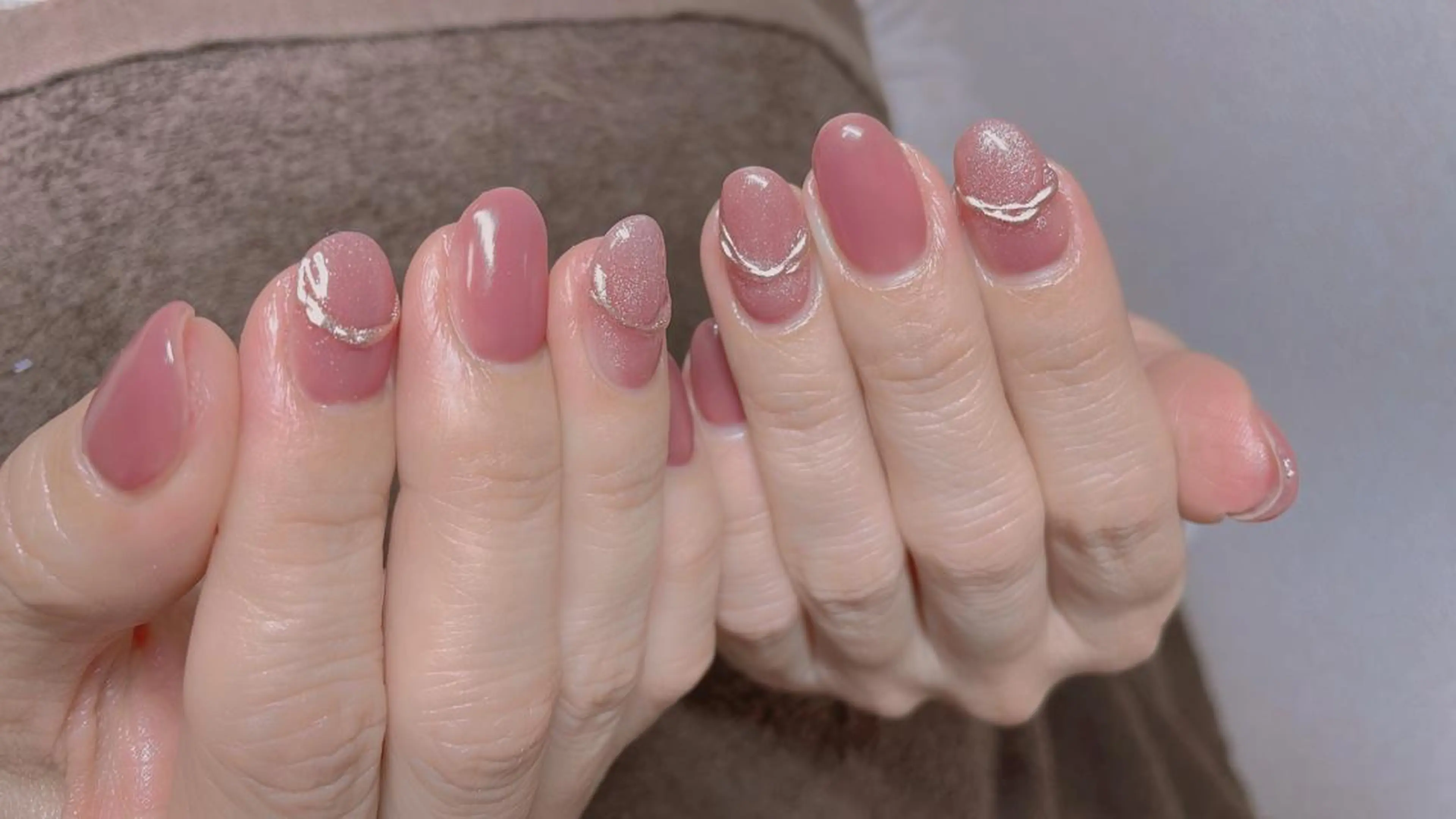 ネイル ハンドネイル emi ...の眉毛・アイブロウイメージ