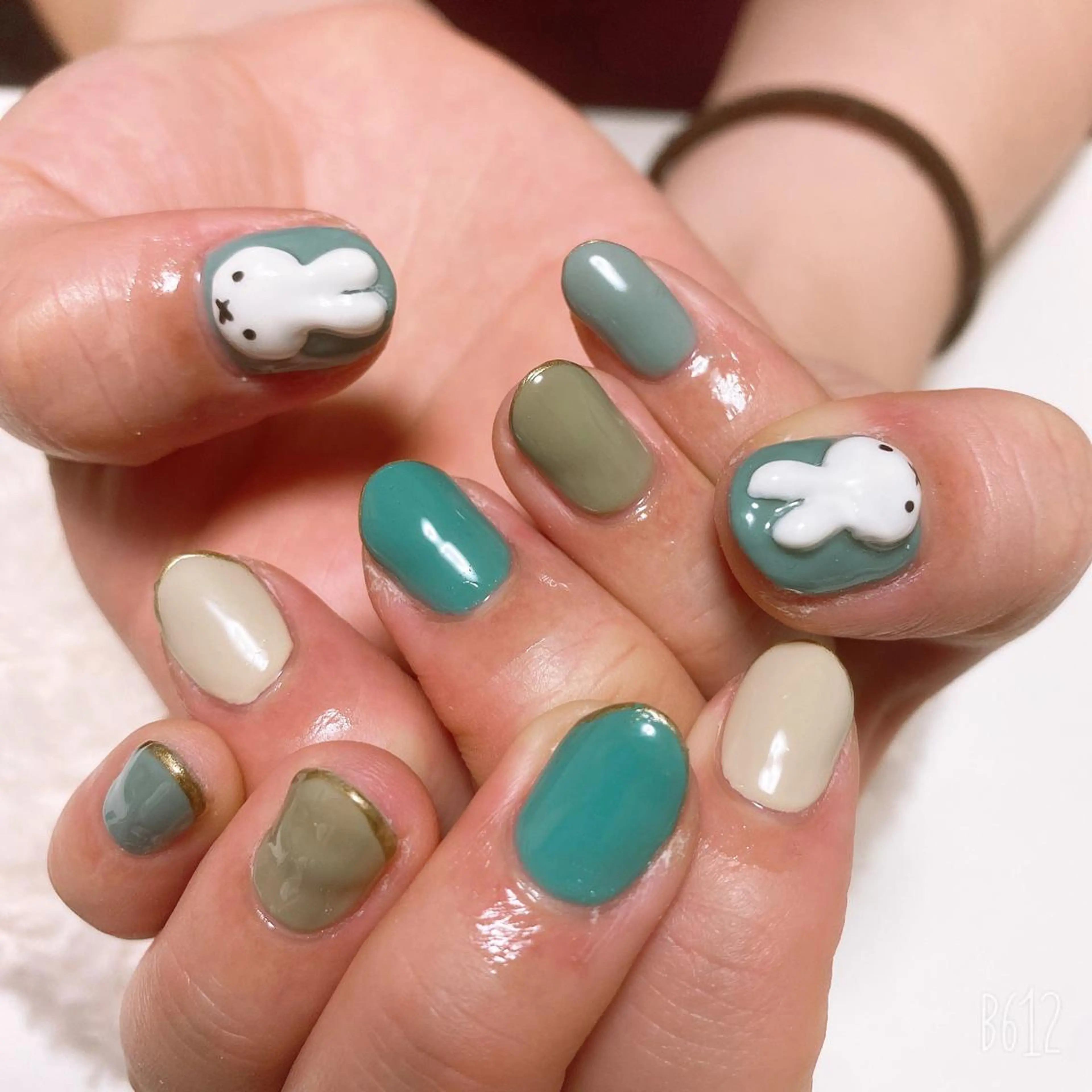 ネイル The Best Beauty受付担当のヘアスタイル