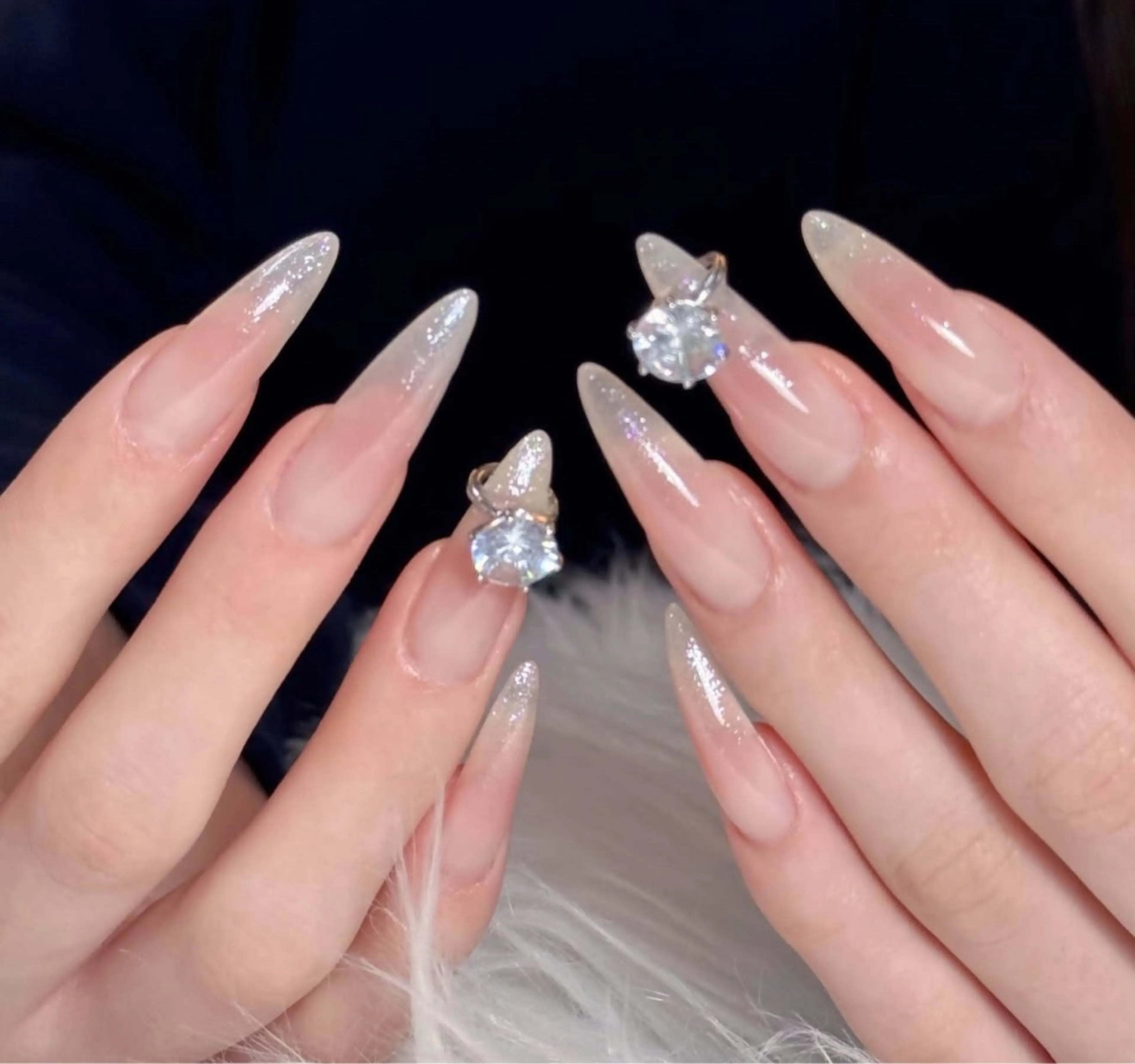 ネイル フラッシュネイル フレンチネイル グラデーション キラキラネイル 韓国ネイル ハンドネイル Lina nail所属・Lunaa 池袋のネイルデザイン