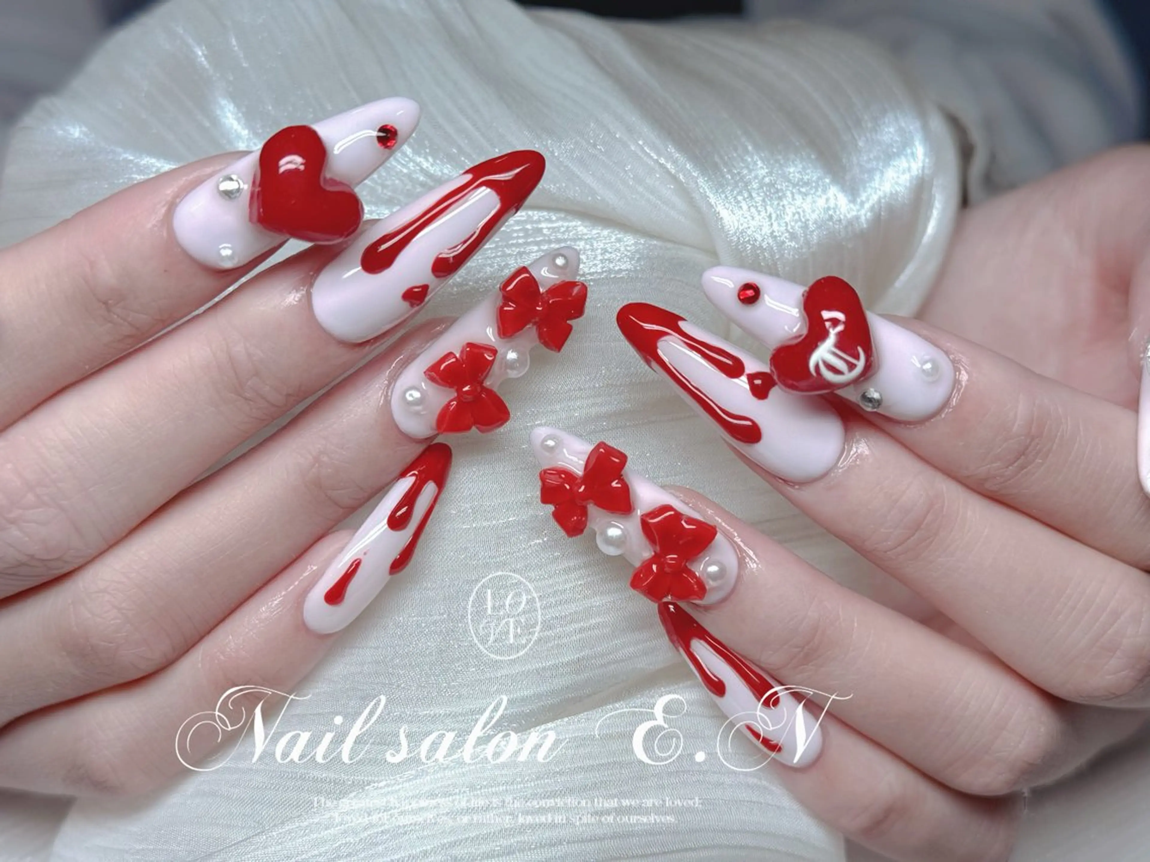 ネイル アートネイル オーロラネイル ガーリー キラキラネイル 韓国ネイル ハンドネイル E.N🦋 長さ出し/持ち込みのネイルデザイン