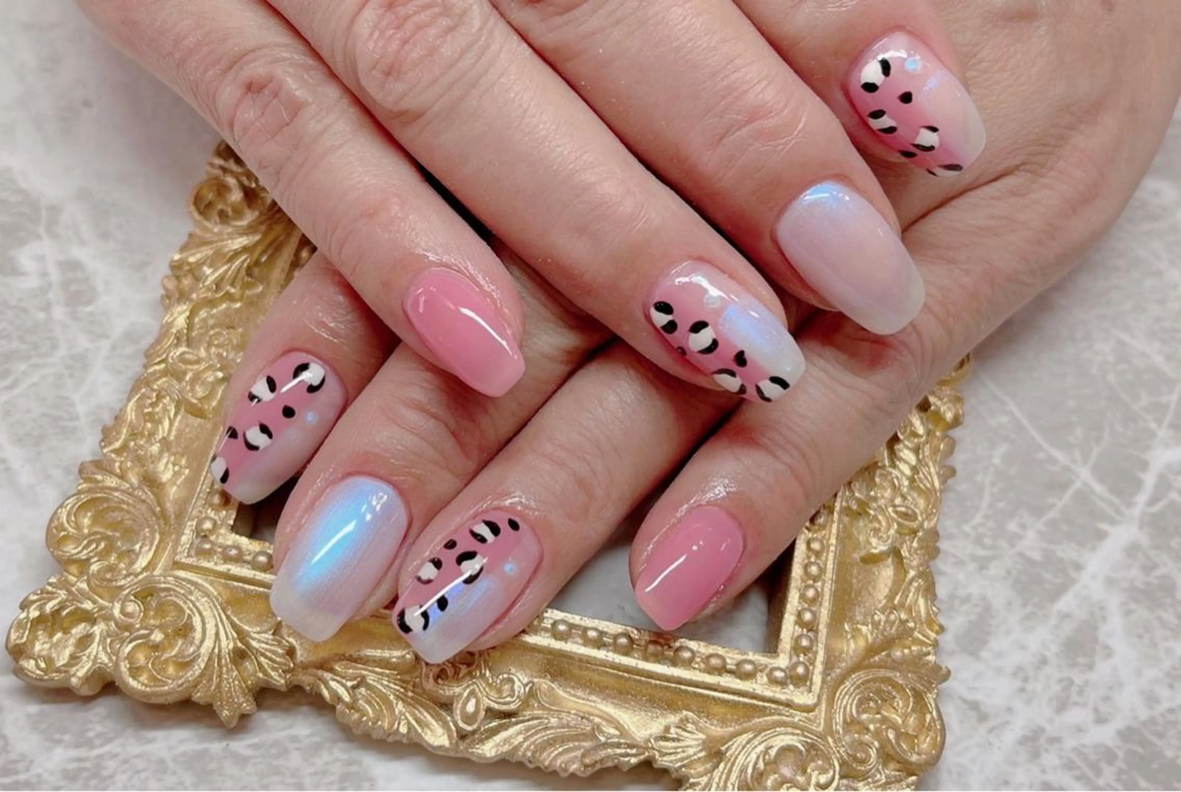 ネイル ハンドネイル マジックミラー所属・マジック ミラーのネイルデザイン