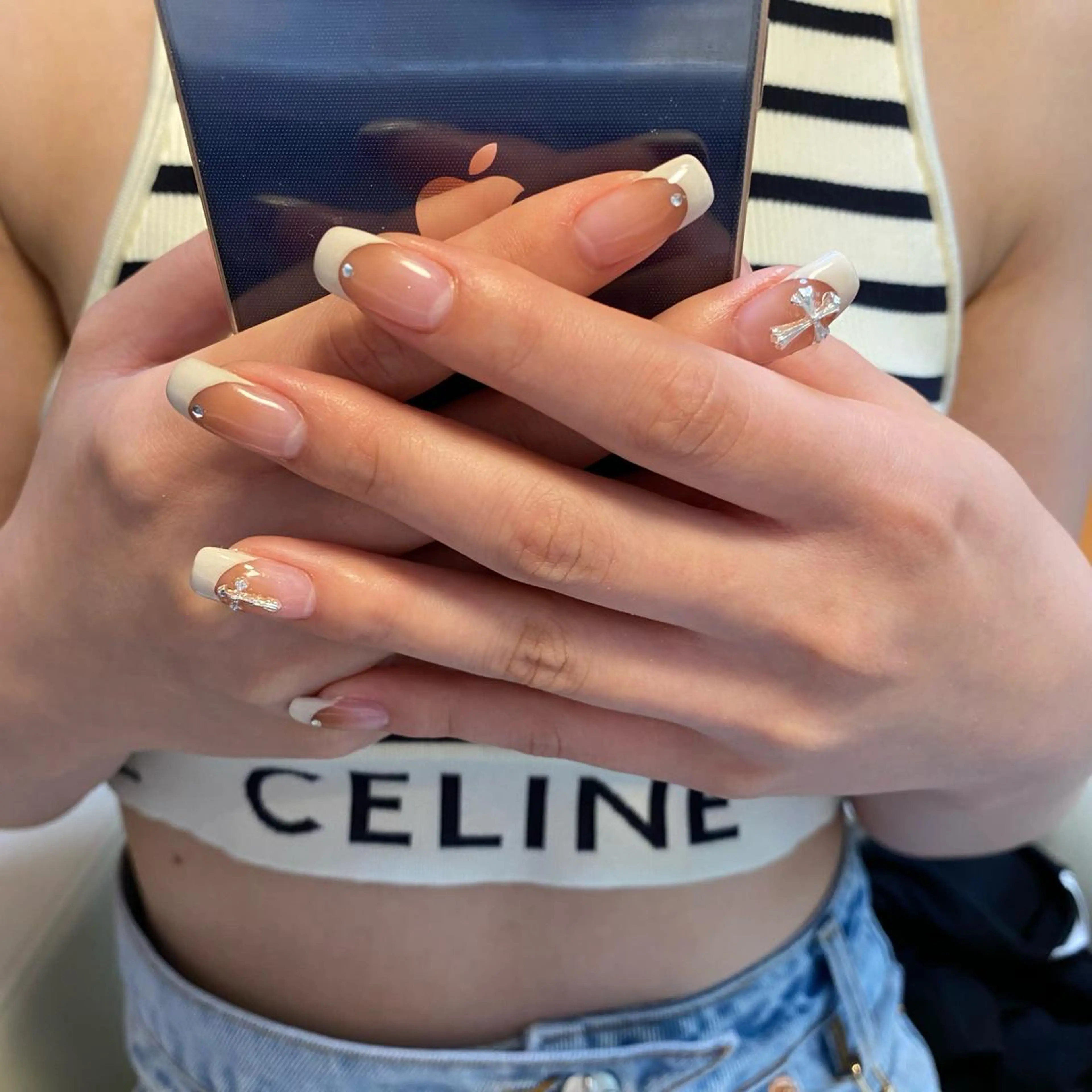 ネイル ハンドネイル Amber21.所属・Nagahama Akariのネイルデザイン