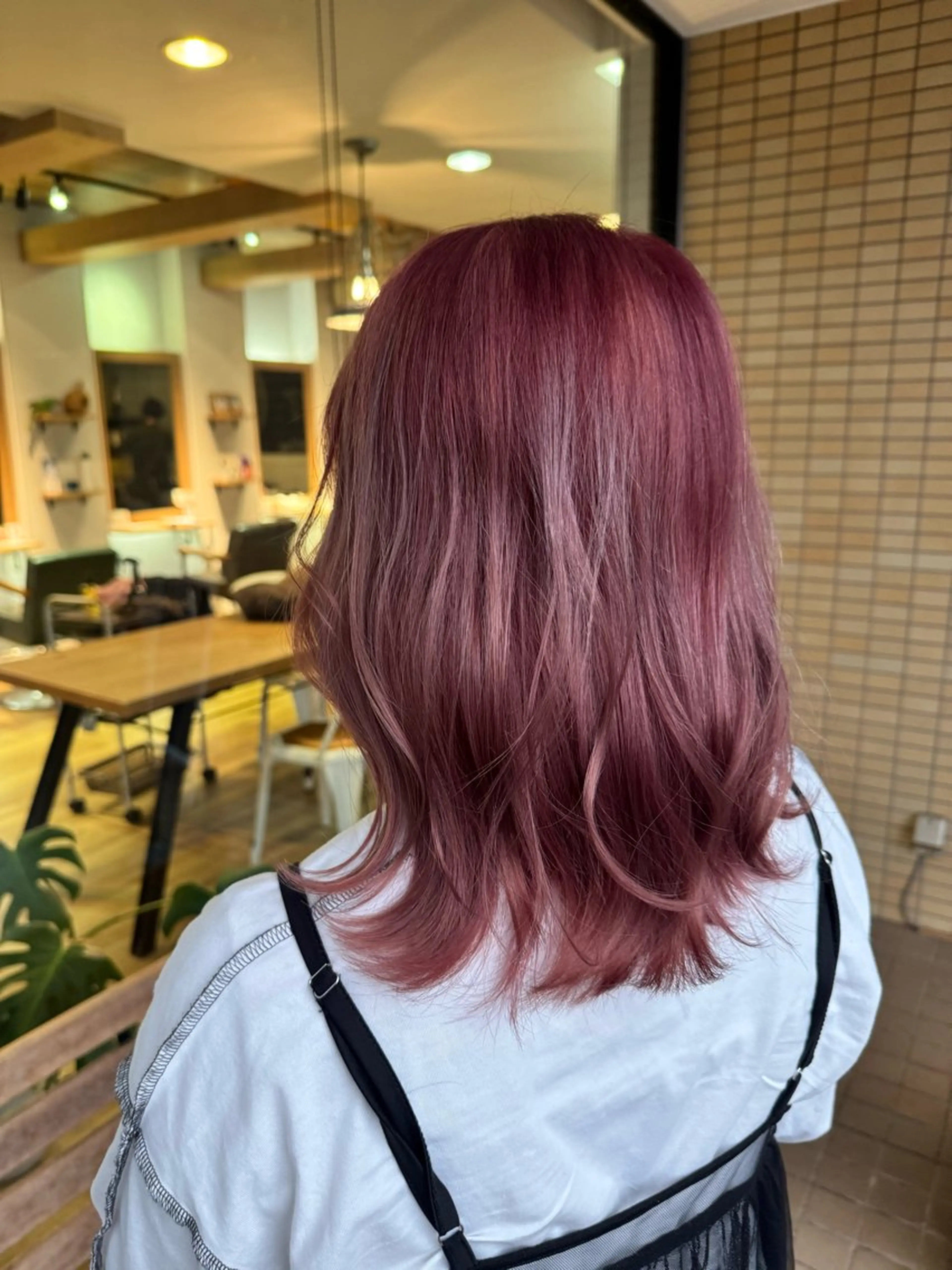 ロング カラー ブリーチ ピンクカラー ヘアカラー トリートメント ツキダテ ユイのヘアスタイル