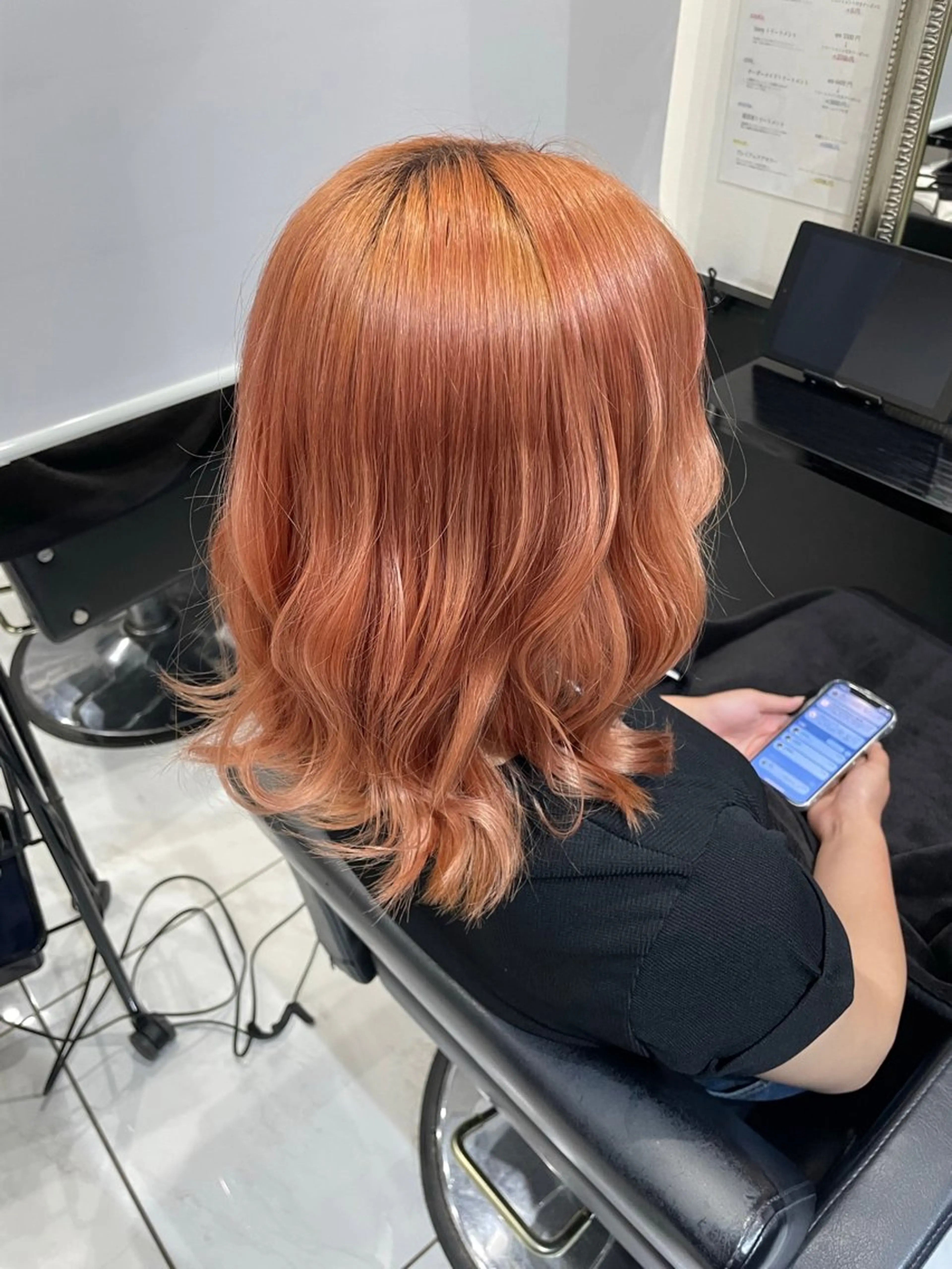 ミディアム カラー ヘアアレンジ オレンジ ピンクカラー 長田 麻友子のヘアスタイル