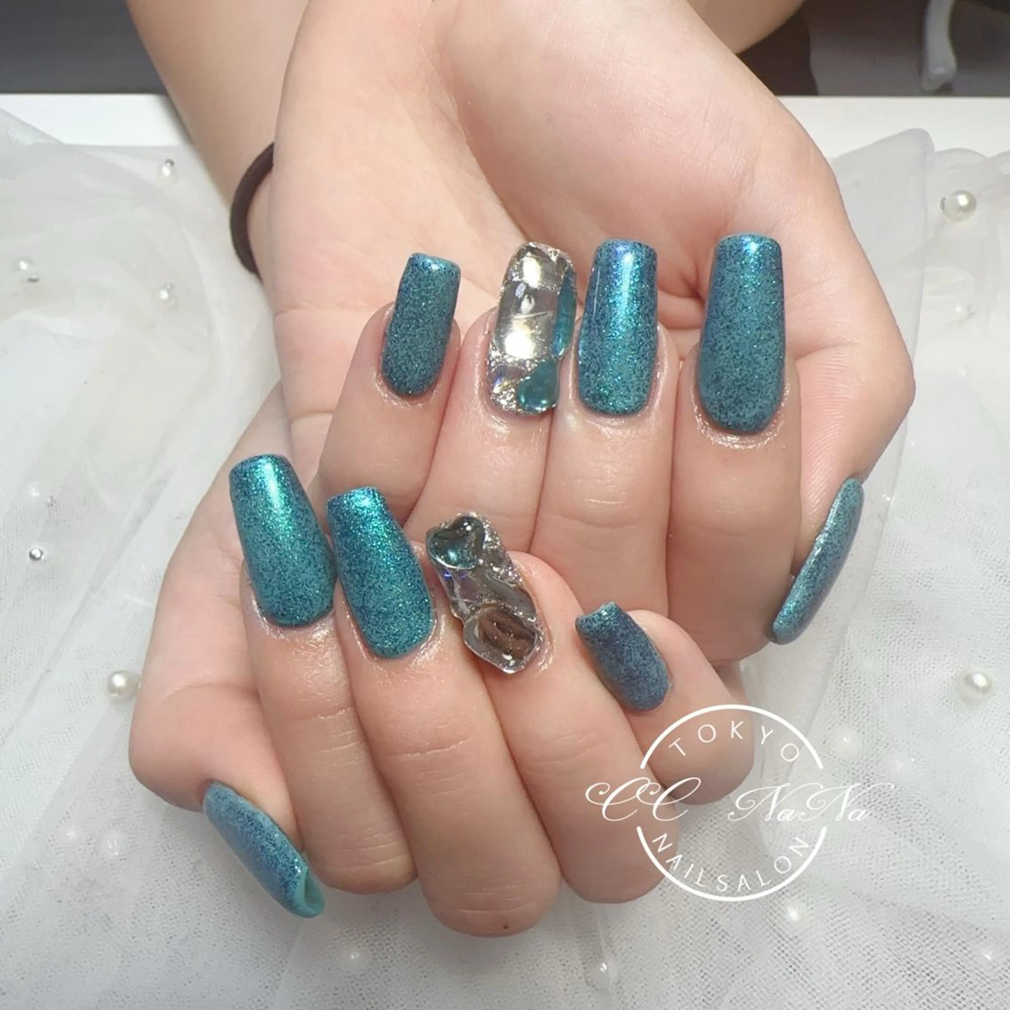 ネイル アートネイル チークネイル フラッシュネイル ハート キラキラネイル 韓国風ワンホンネイル パラジェル🩵roのネイルデザイン