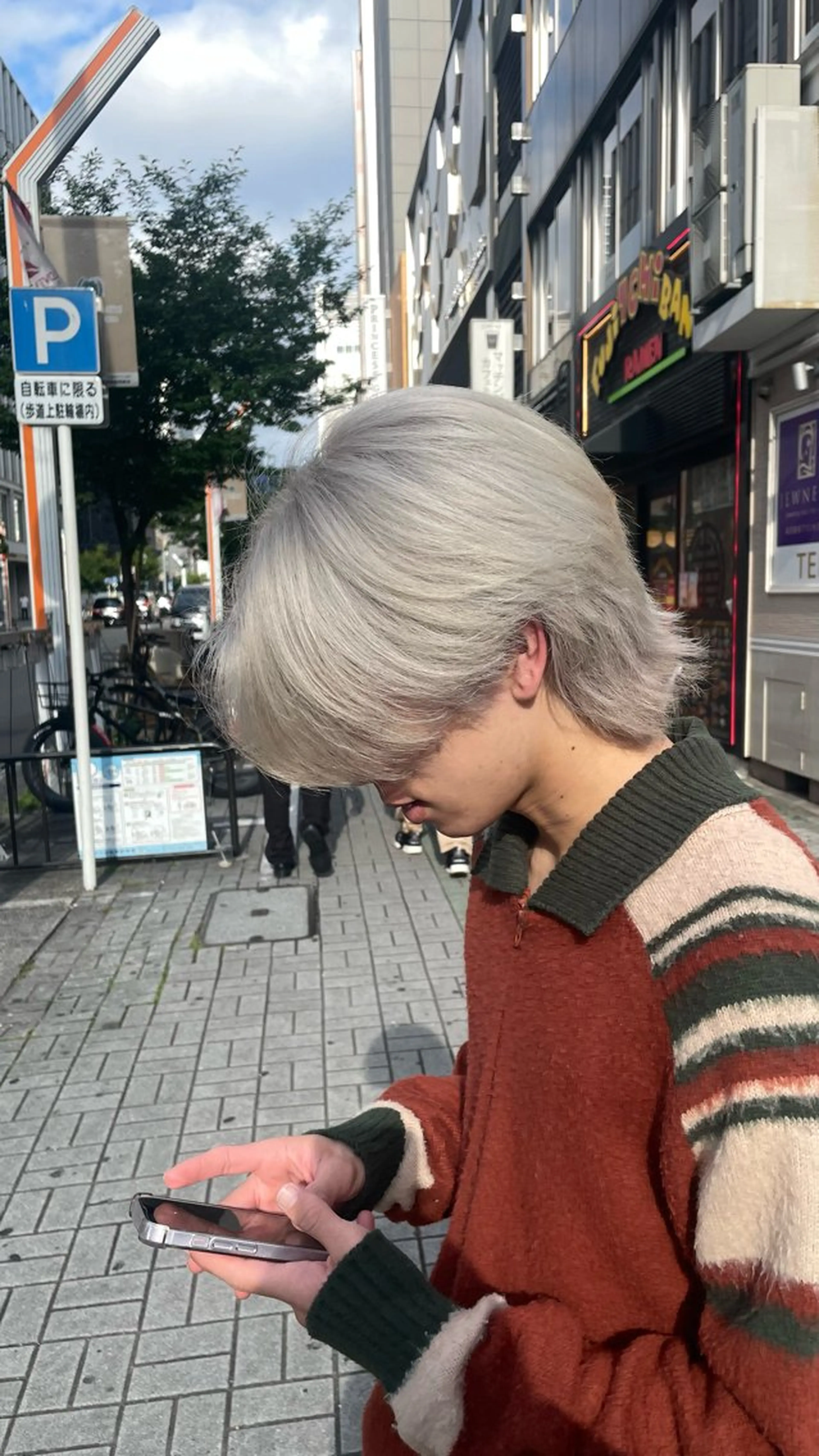 カラー メンズ メンズブリーチ ブリーチ 有働由良／ハイトーン ／韓国メンズヘアのヘアスタイル