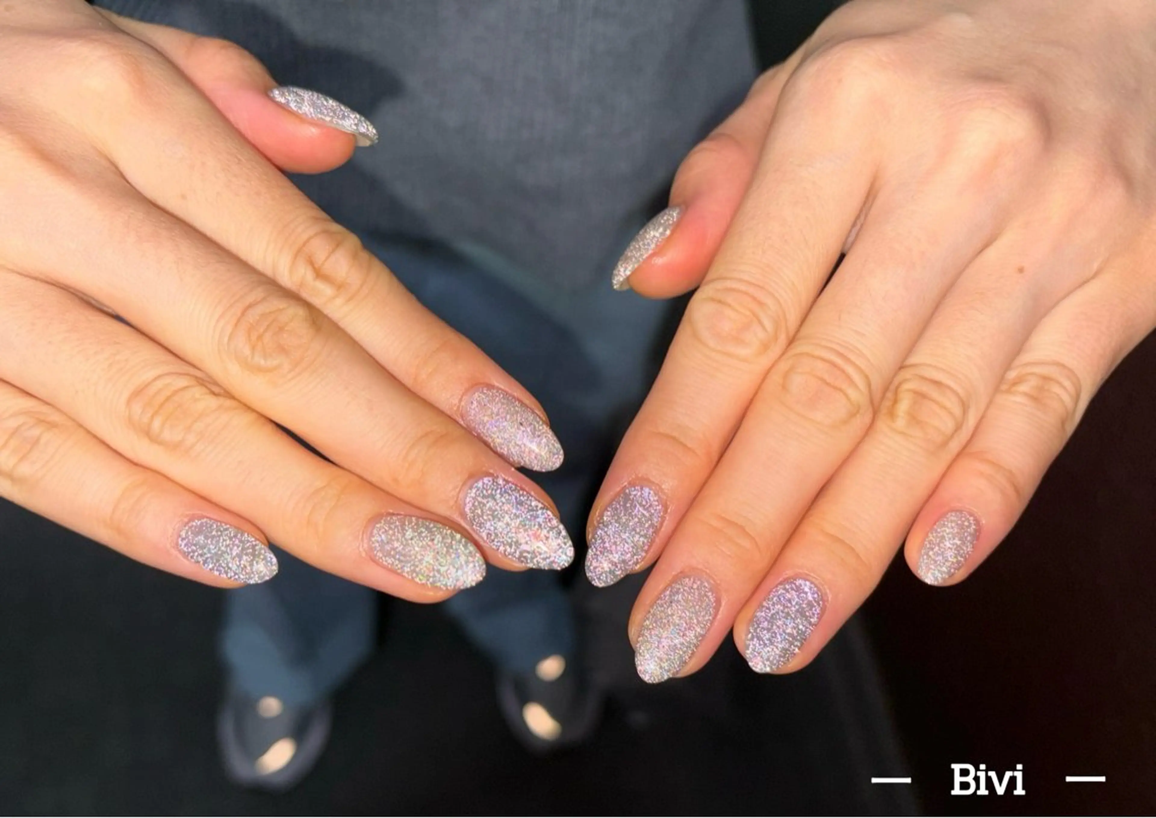 ネイル アートネイル フラッシュネイル ラメ(グリッター) シルバー スクエアネイル ハンドネイル ハンドケア ♡Bivi♡自爪に 優しいネイルサロンのネイルデザイン