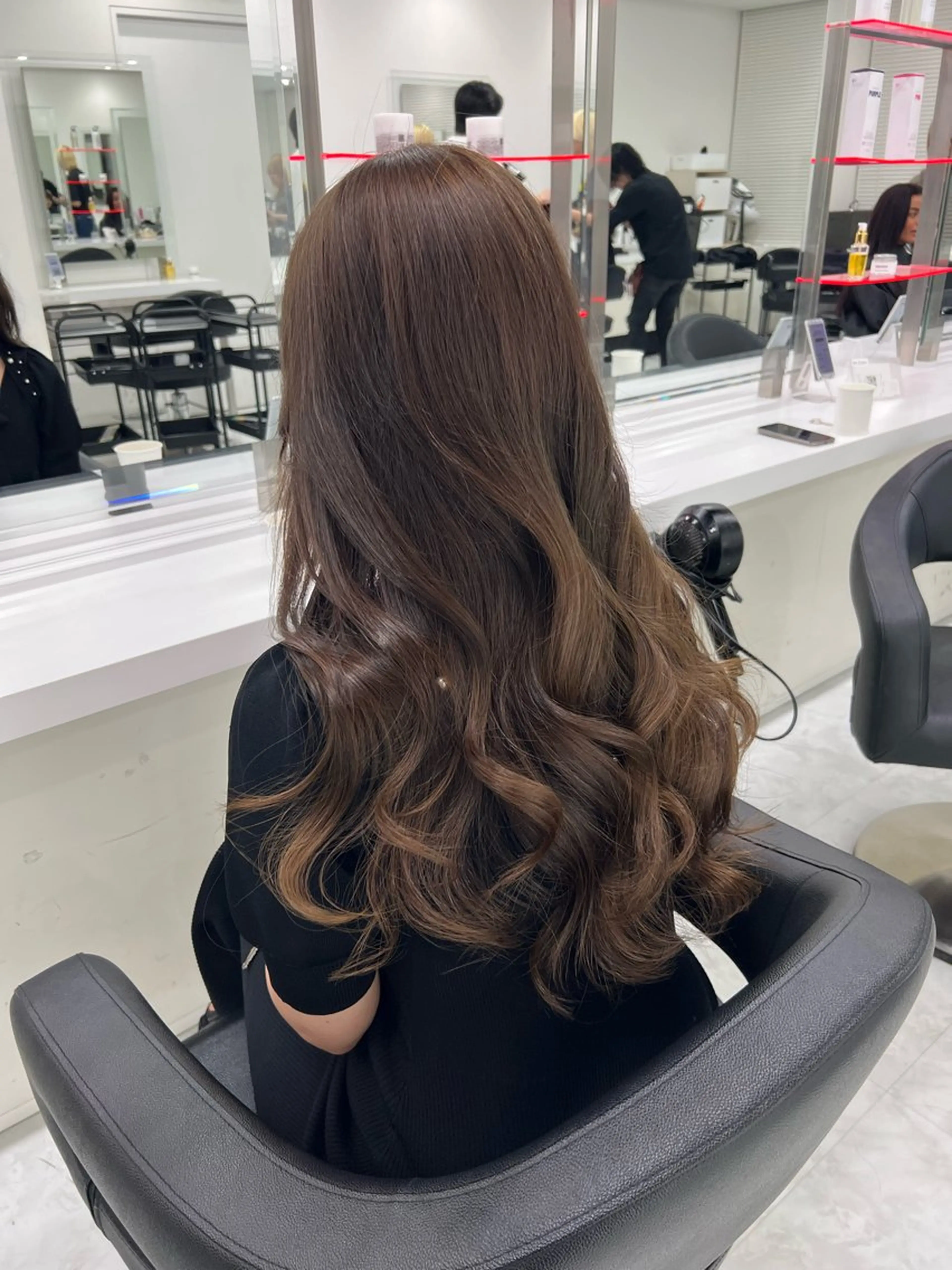 ロング カラー オリーブカラー🫒 レイヤーカット✂︎のヘアスタイル