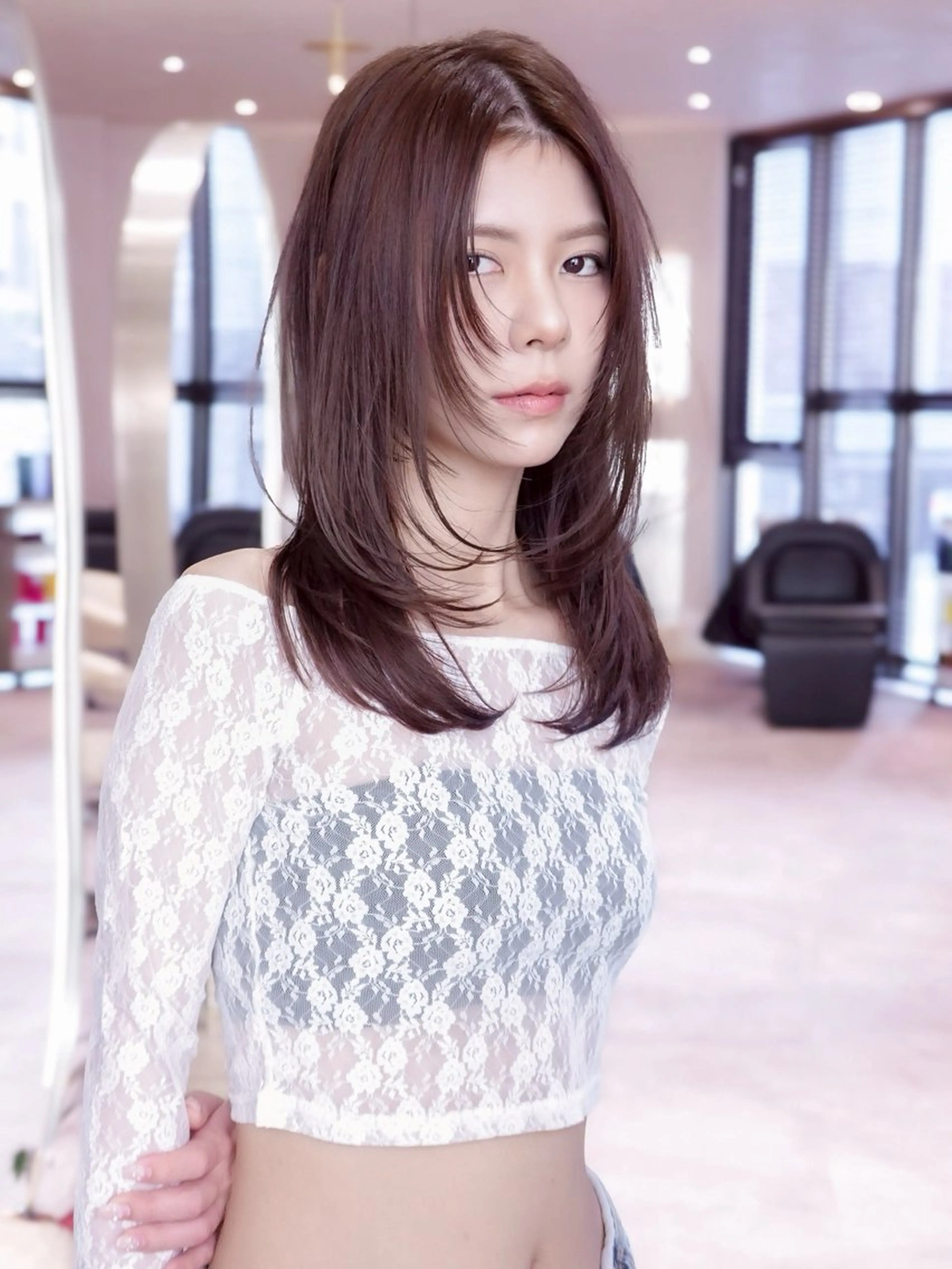 ロング カラー レイヤーカット ロング カット 渋谷/切りっぱなし レイヤー/ブリーチのヘアスタイル