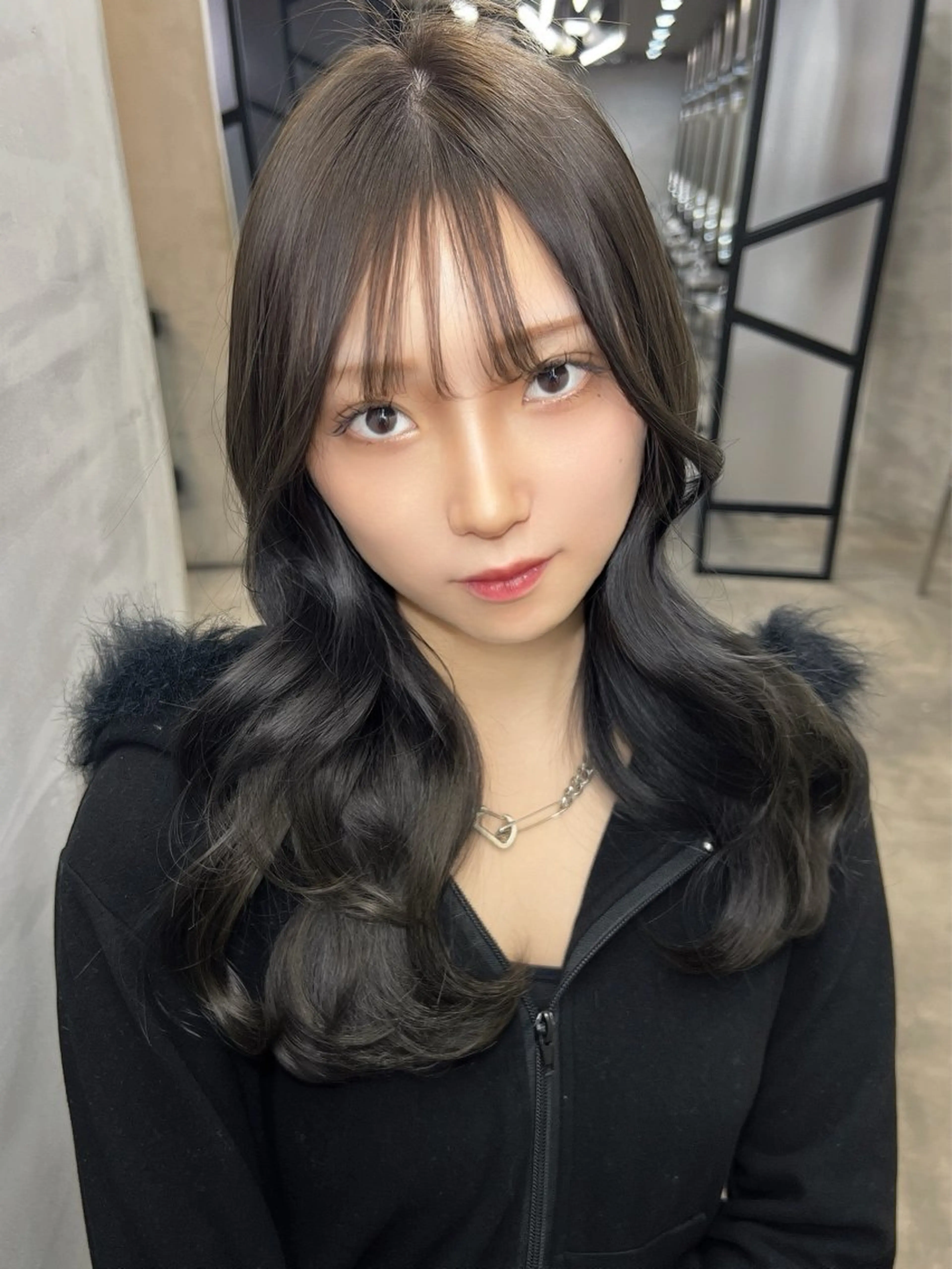 セミロング カラー グレージュ カット ヘアカラー トリートメント 艶髪/艶カラー/韓国 髪質改善/縮毛矯正のヘアスタイル