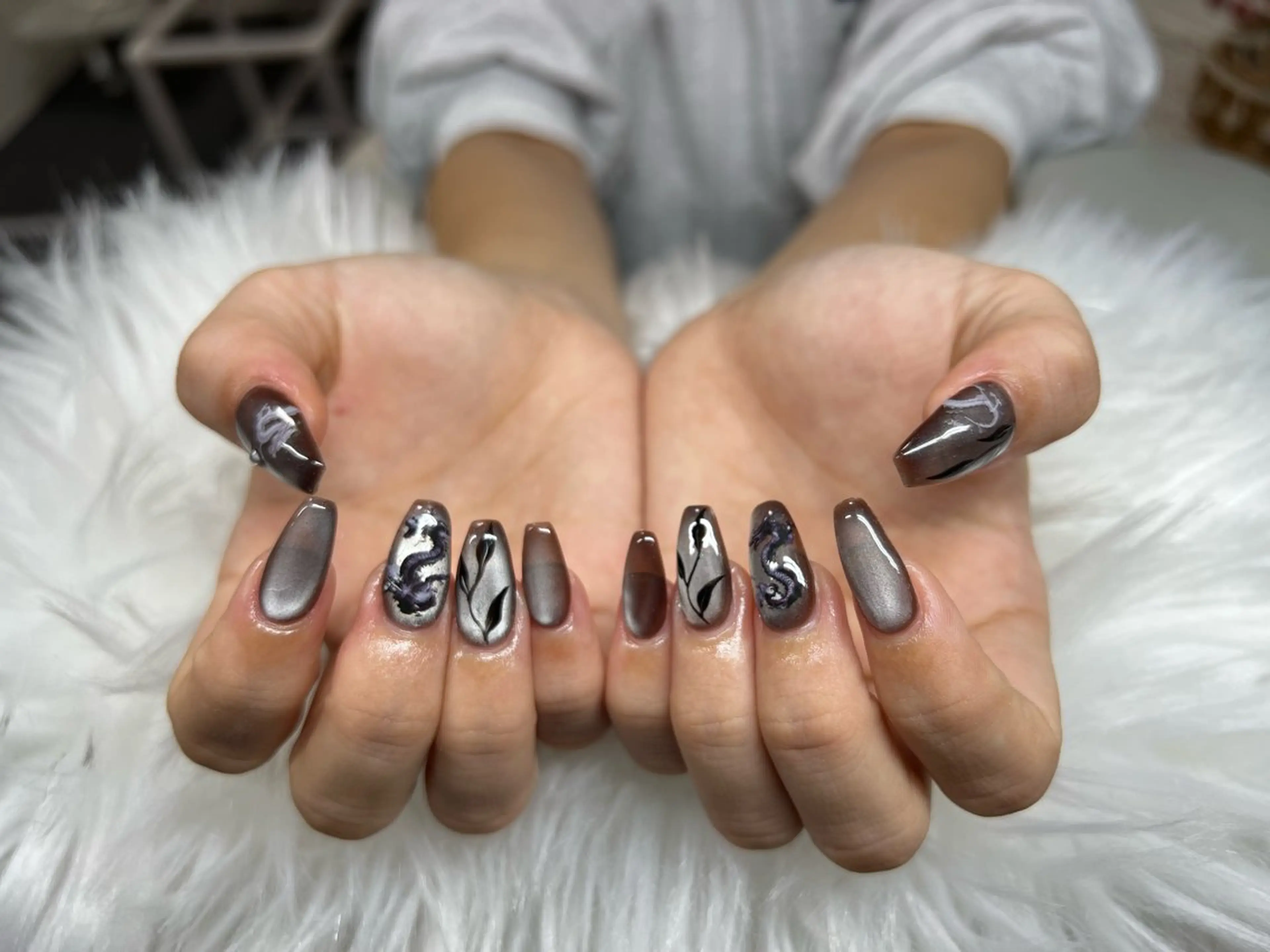 ネイル 長さ出し フレンチネイル 韓国ネイル ロングネイル マグネットネイル ハンドネイル Lee _nailのネイルデザイン