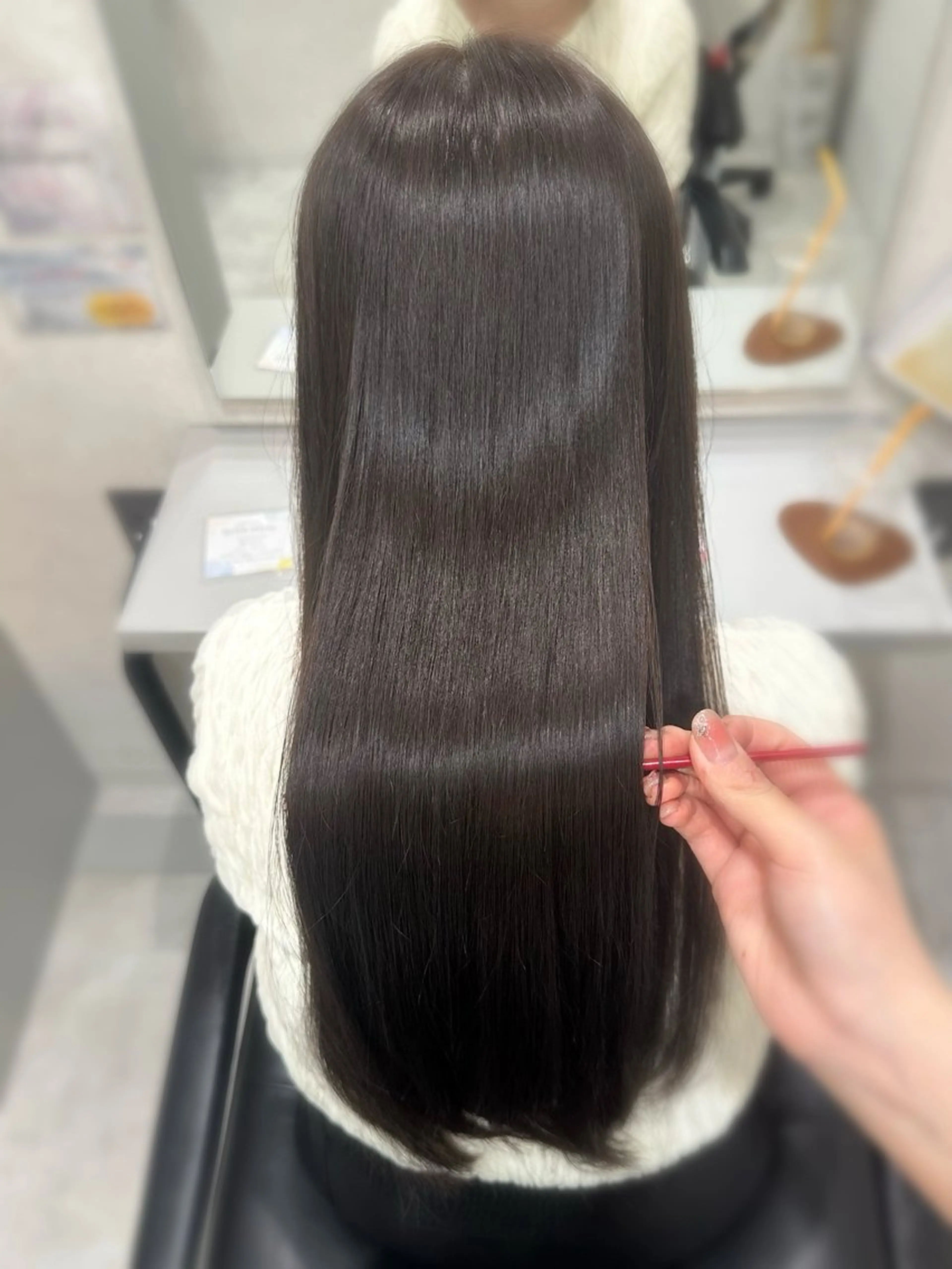 【U30女性限定】超高濃度水素付きホリスティックストレート+カラー＋カット+サブリミックトリートメントの写真