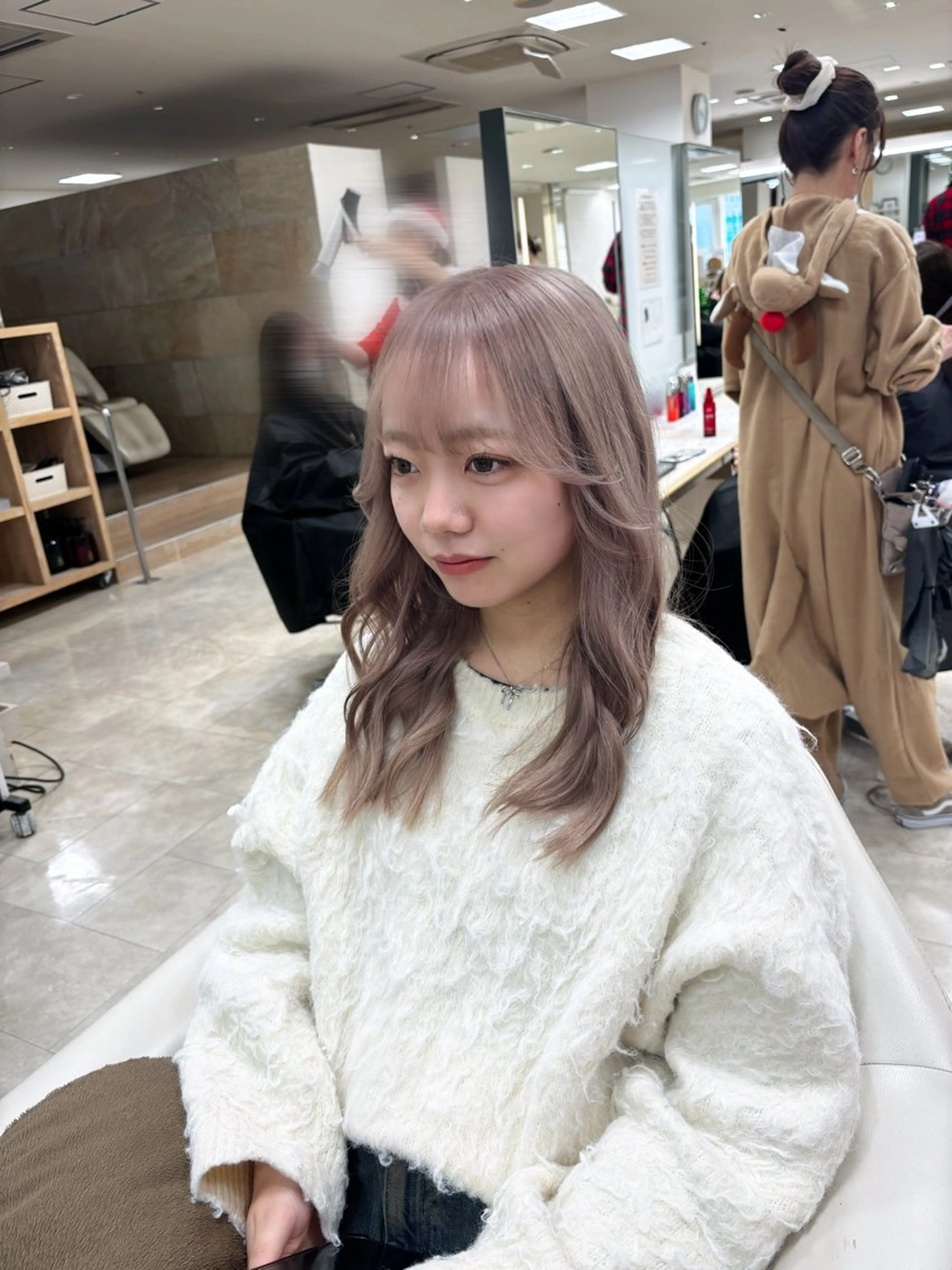 ミディアム カラー 推し活/韓国/ブリー チカラーminamiのヘアスタイル