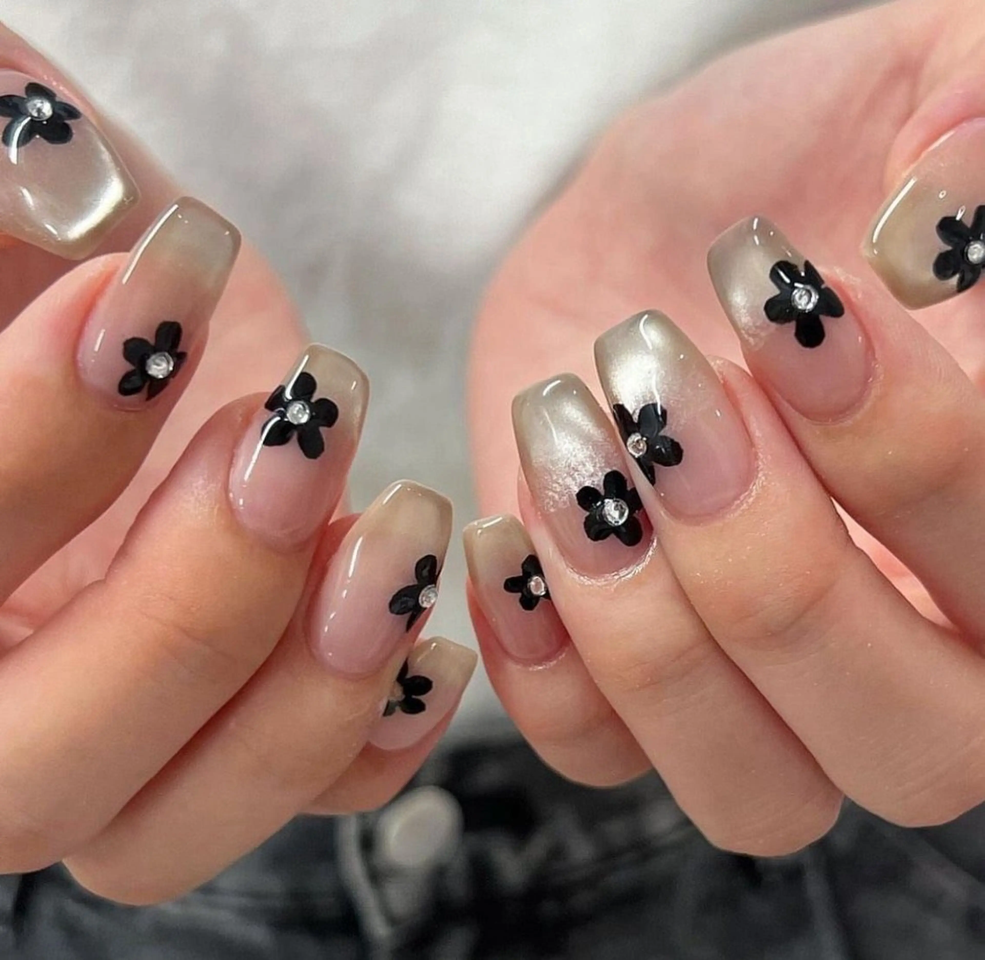 ネイル オーロラネイル ブルー チークネイル フットネイル フレンチネイル Nails168 ネイルズイロハのネイルデザイン