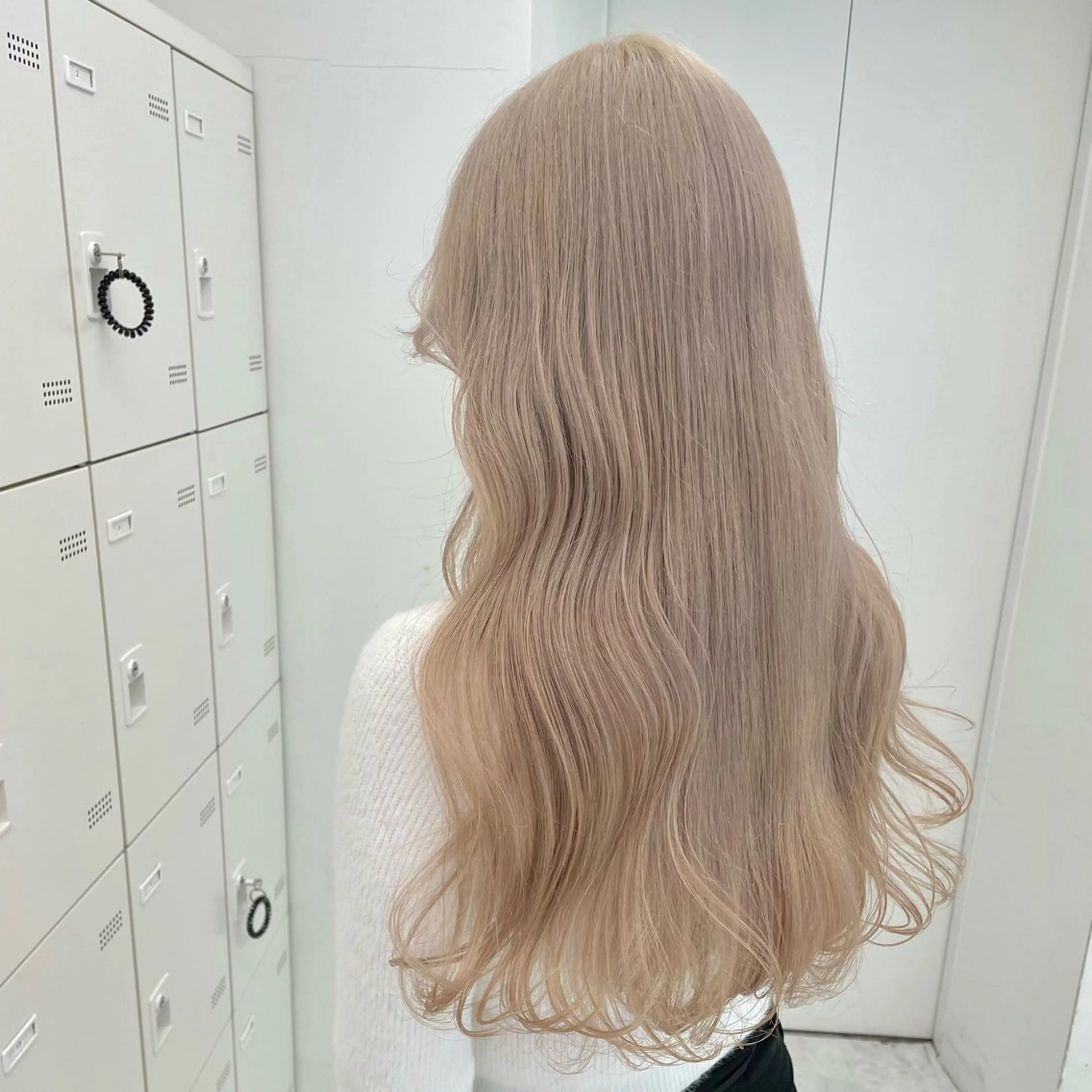 ロング カラー ヘアカラー トリートメント ヘアセット 艶髪グレージュ特化/ CHIKARAのヘアスタイル