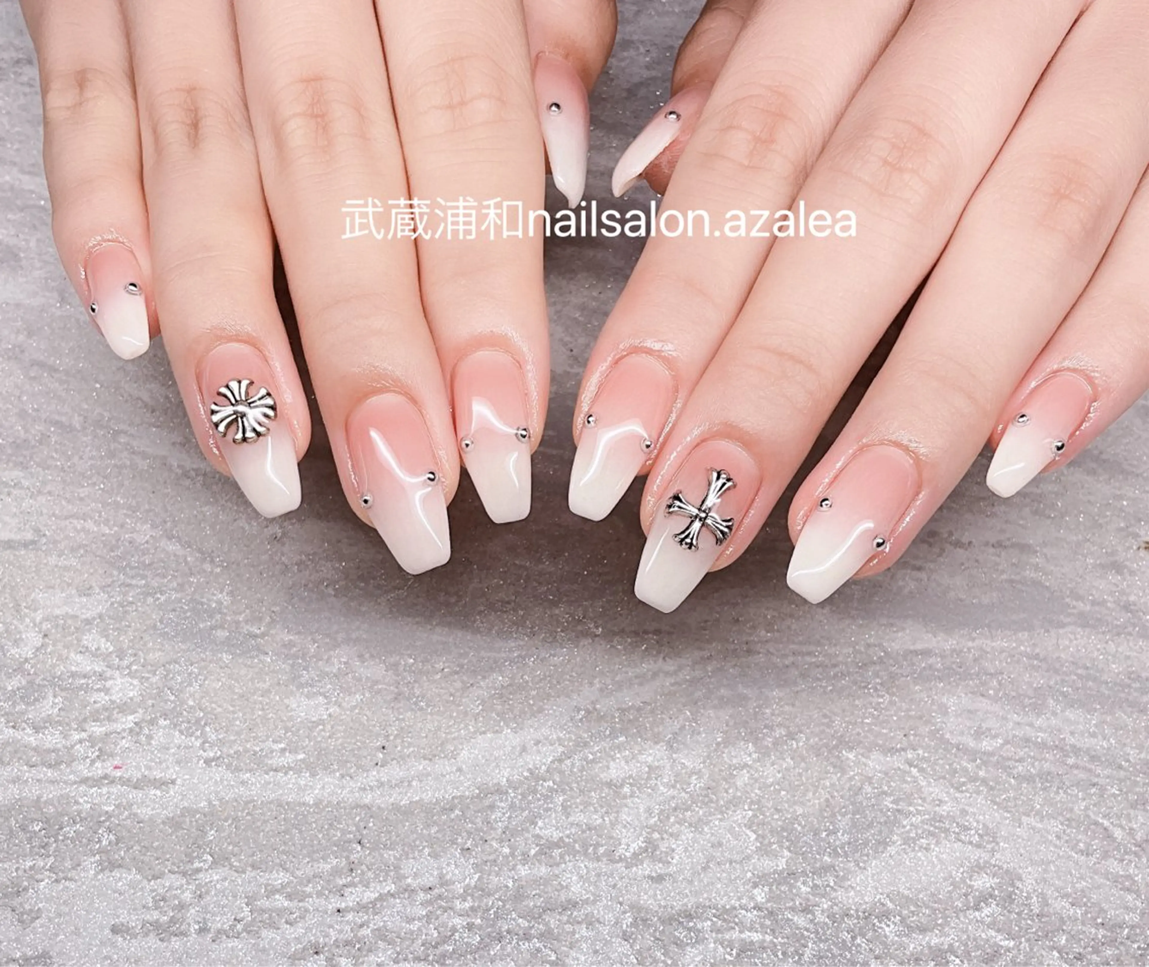 ネイル ハンドネイル R inのネイルデザイン