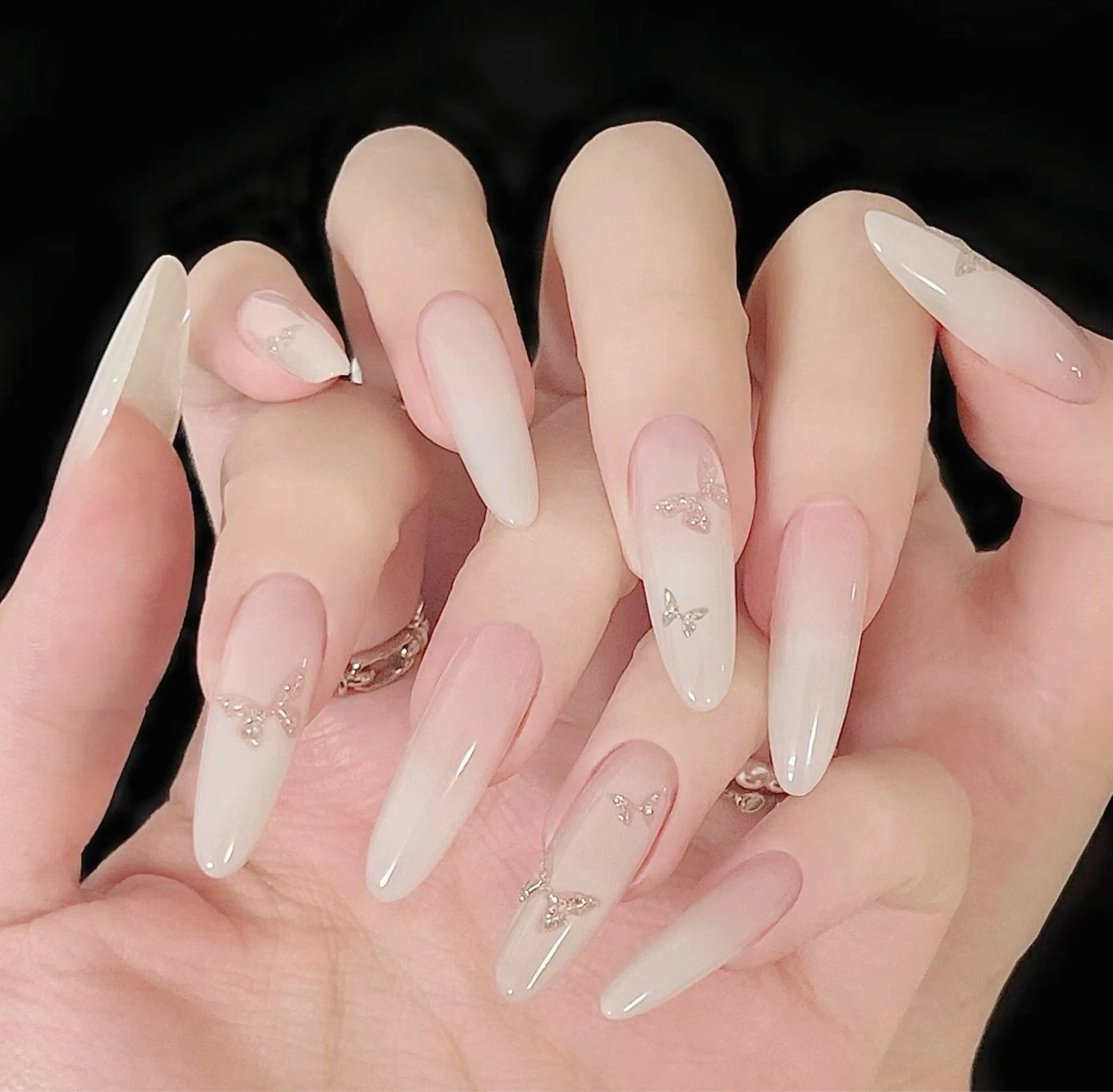 ネイル グラデーション ハンドネイル ハンドケア DarkHoney 池袋店のネイルデザイン