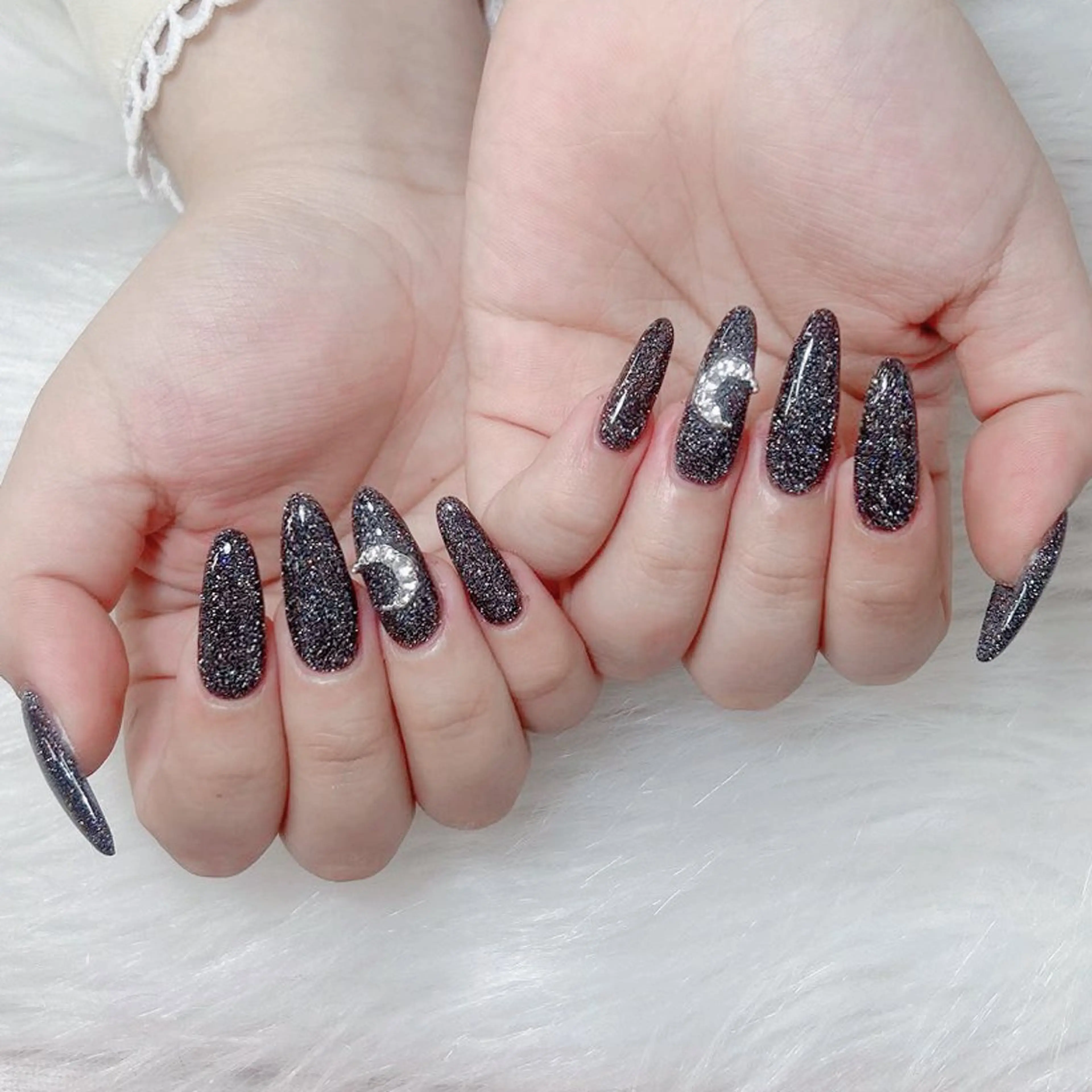 セミロング 韓国風ヘア ハンドネイル DIAMOND Nail🥇のネイルデザイン