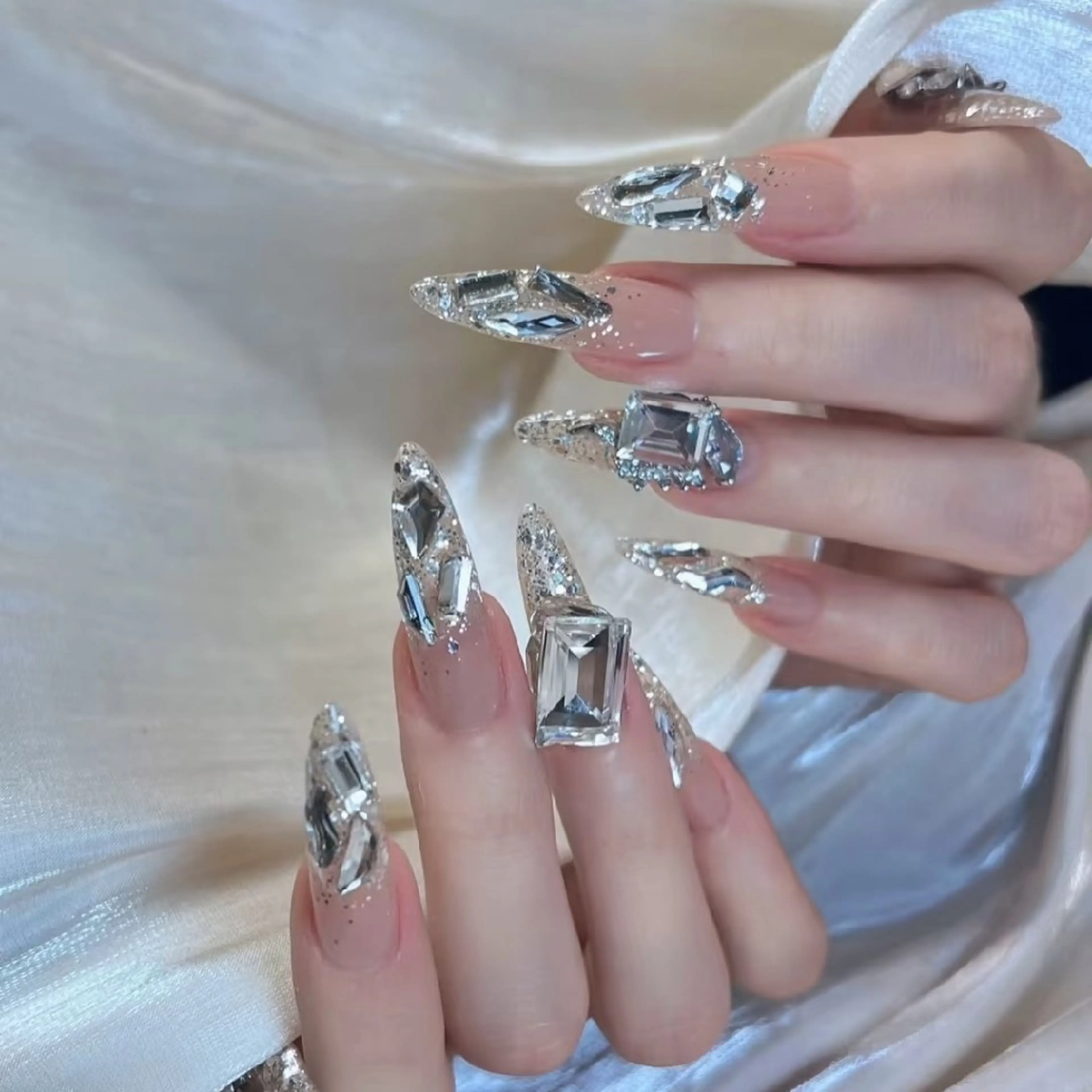 ネイル 鈴木 彩星のネイルデザイン