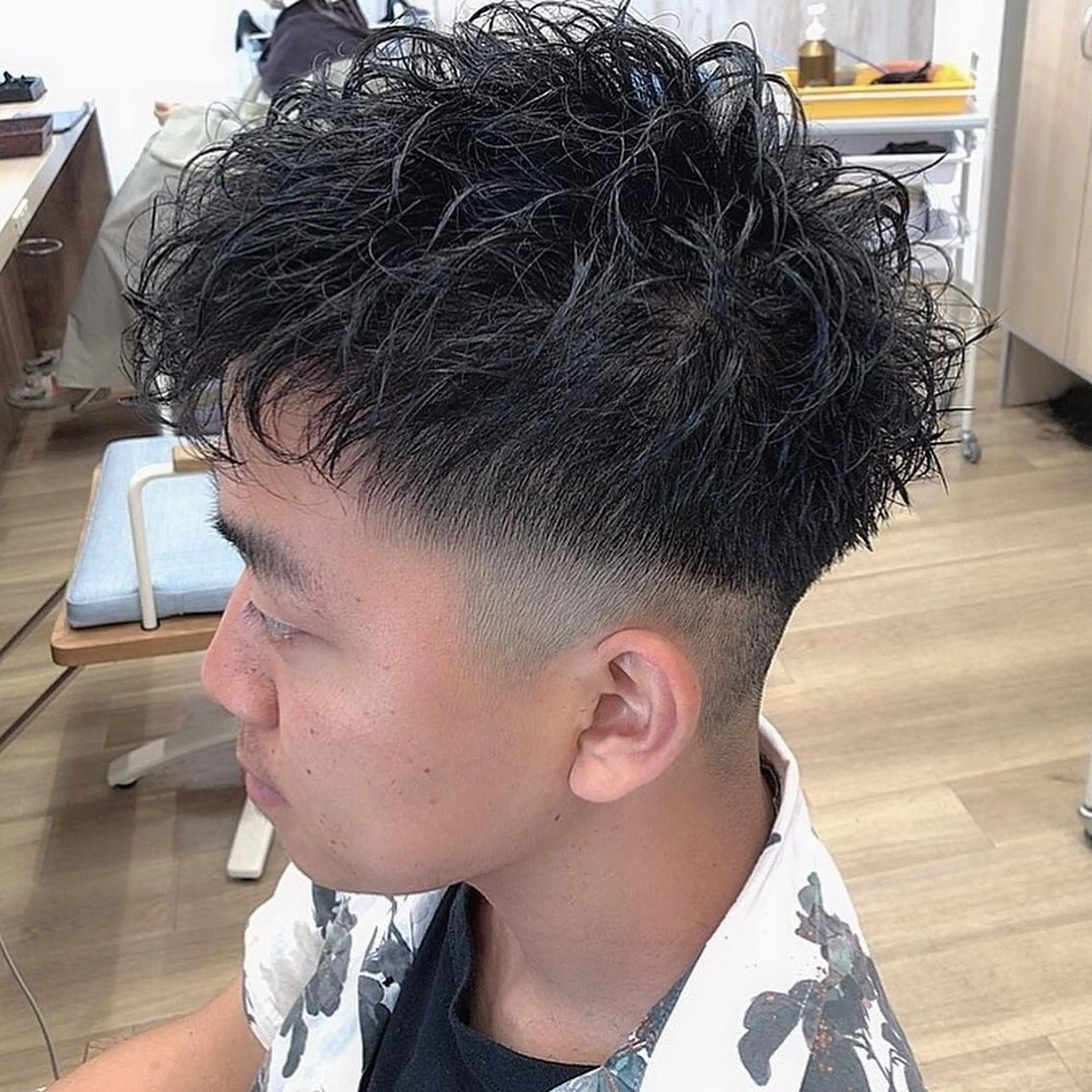 パーマ メンズ ファミールヘア所属・メンズパーマ波巻き 🌳大森悠登🌳のヘアスタイル