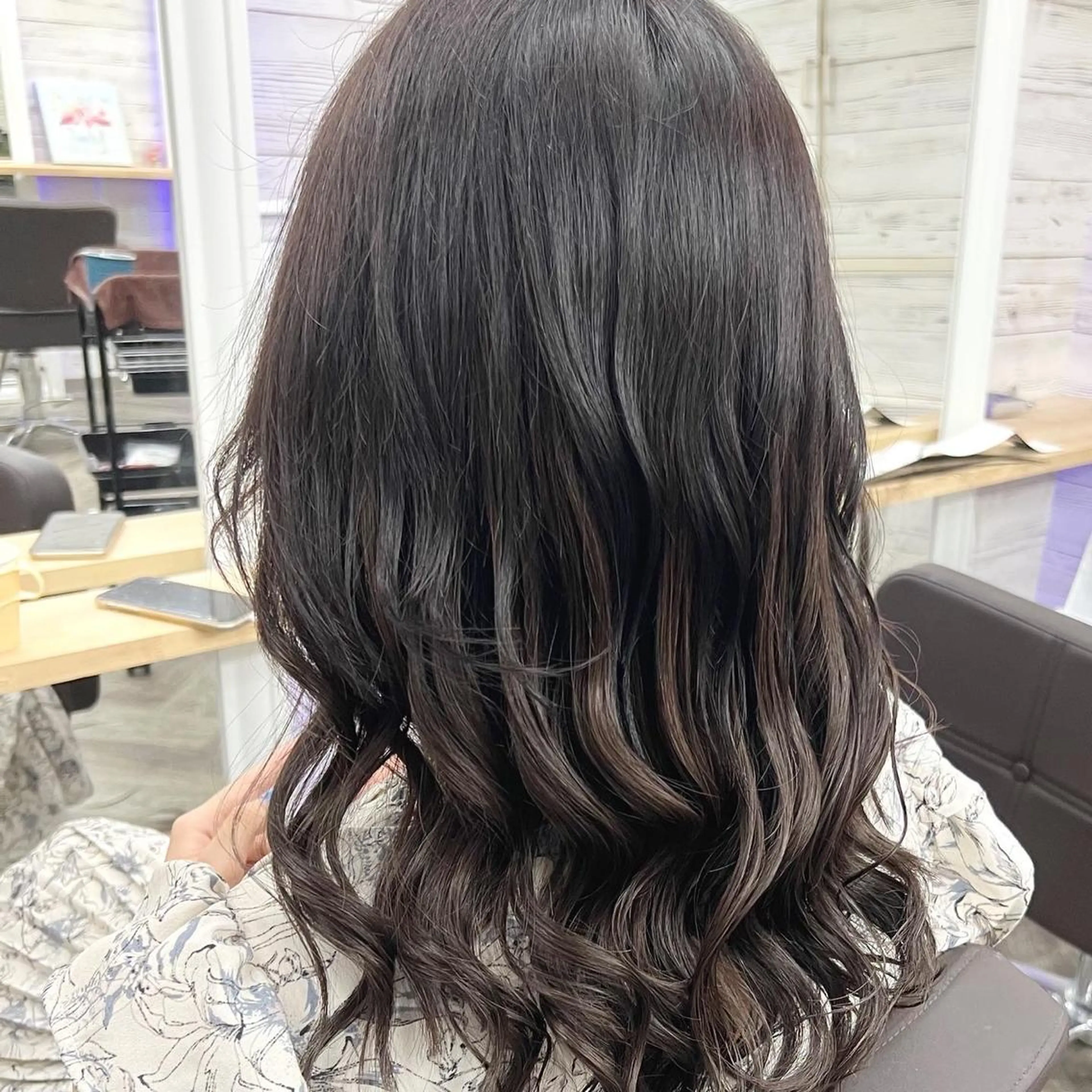 ミディアム シールエクステ エクステ ヘアカラー エクステ 枝毛カット＆髪質改善 満足NO.1岡しゃんのヘアスタイル