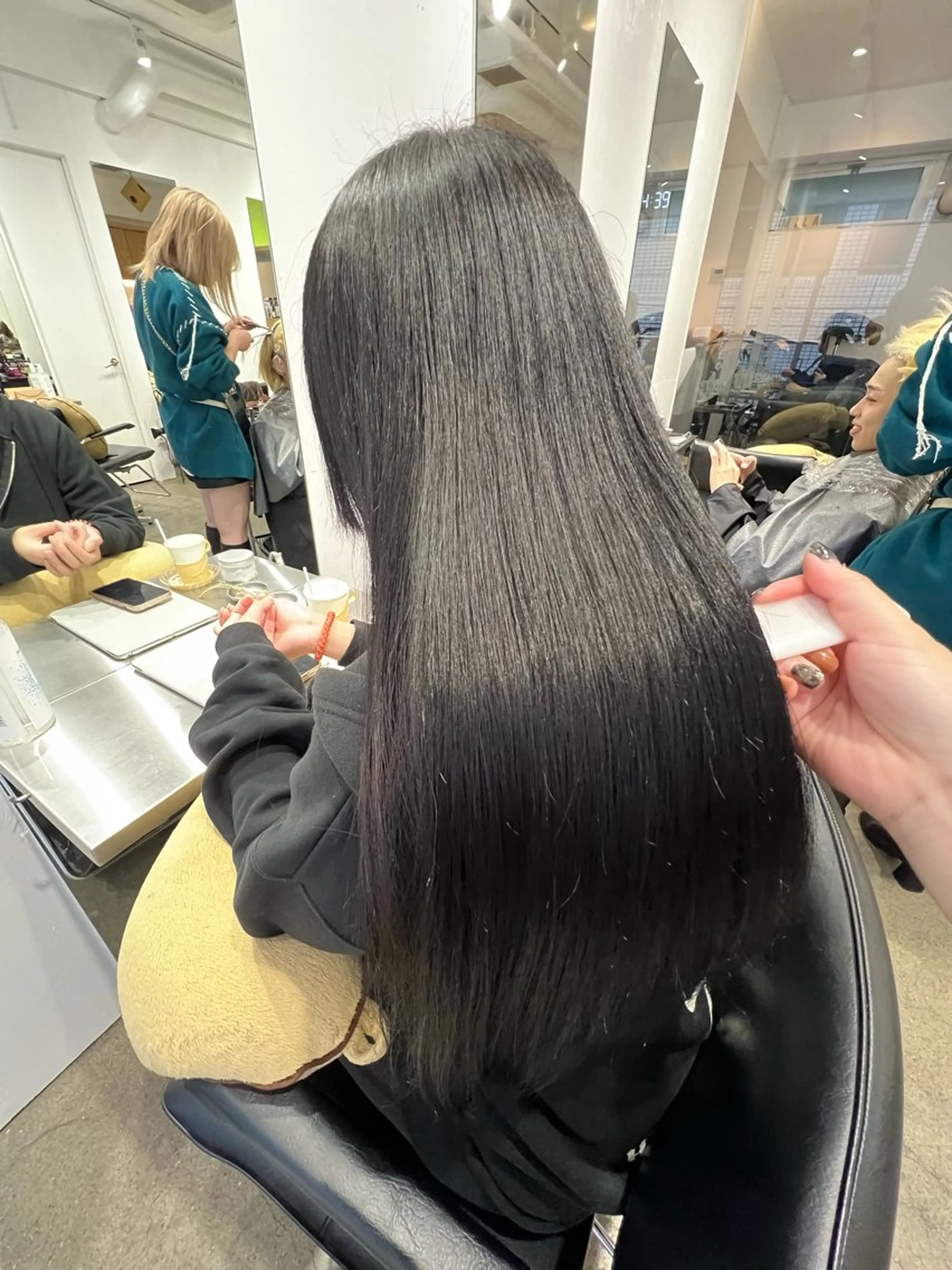 ロング カラー パーマ 髪質改善 ストレートパーマ カット 縮毛矯正 トリートメント ヘッドスパ ヘアセット ✨髪質改善矯正× ブリーチ✨YU-KIのヘアスタイル