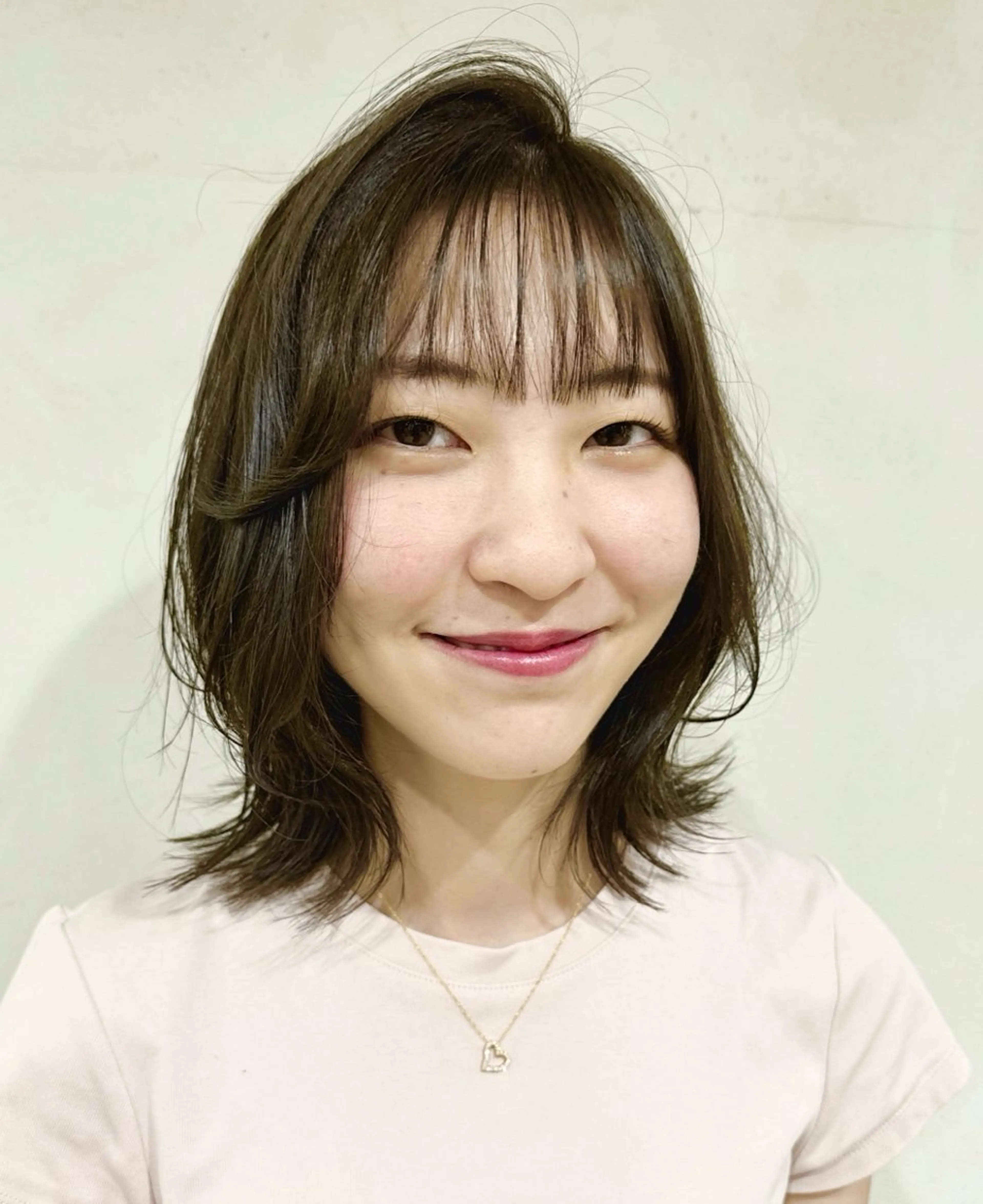 ミディアム カラー ブラウンカラー 透明感カラー ナチュラルブラウン 外ハネヘア カット ヘアカラー HAIR CALM 鹿島田店所属・✄‬齋藤 なな✄のヘアスタイル