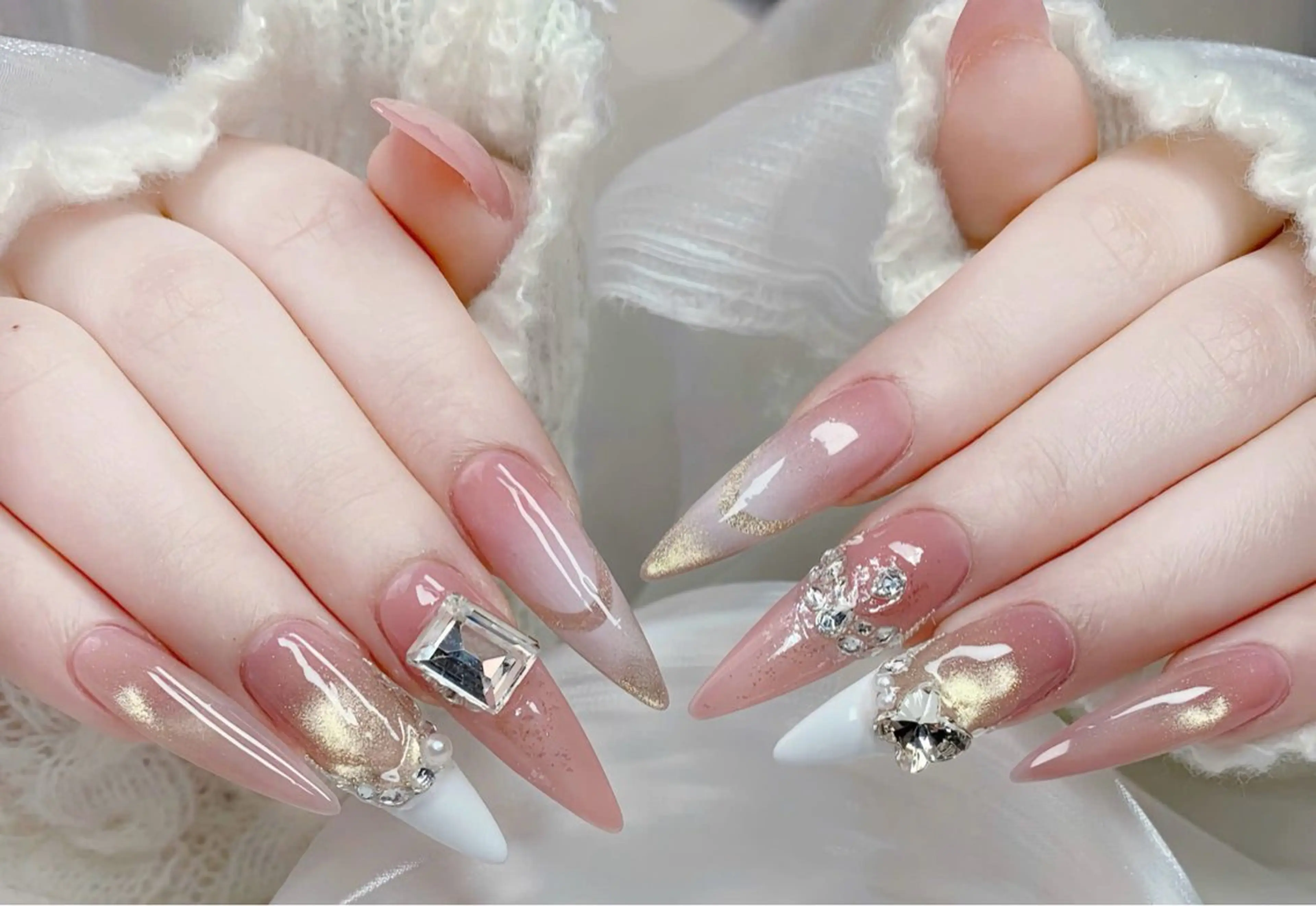 ネイル 長さ出し フレンチネイル ジェルネイル ガラスフレンチ 韓国ネイル ハンドネイル Minette nailHuongのネイルデザイン