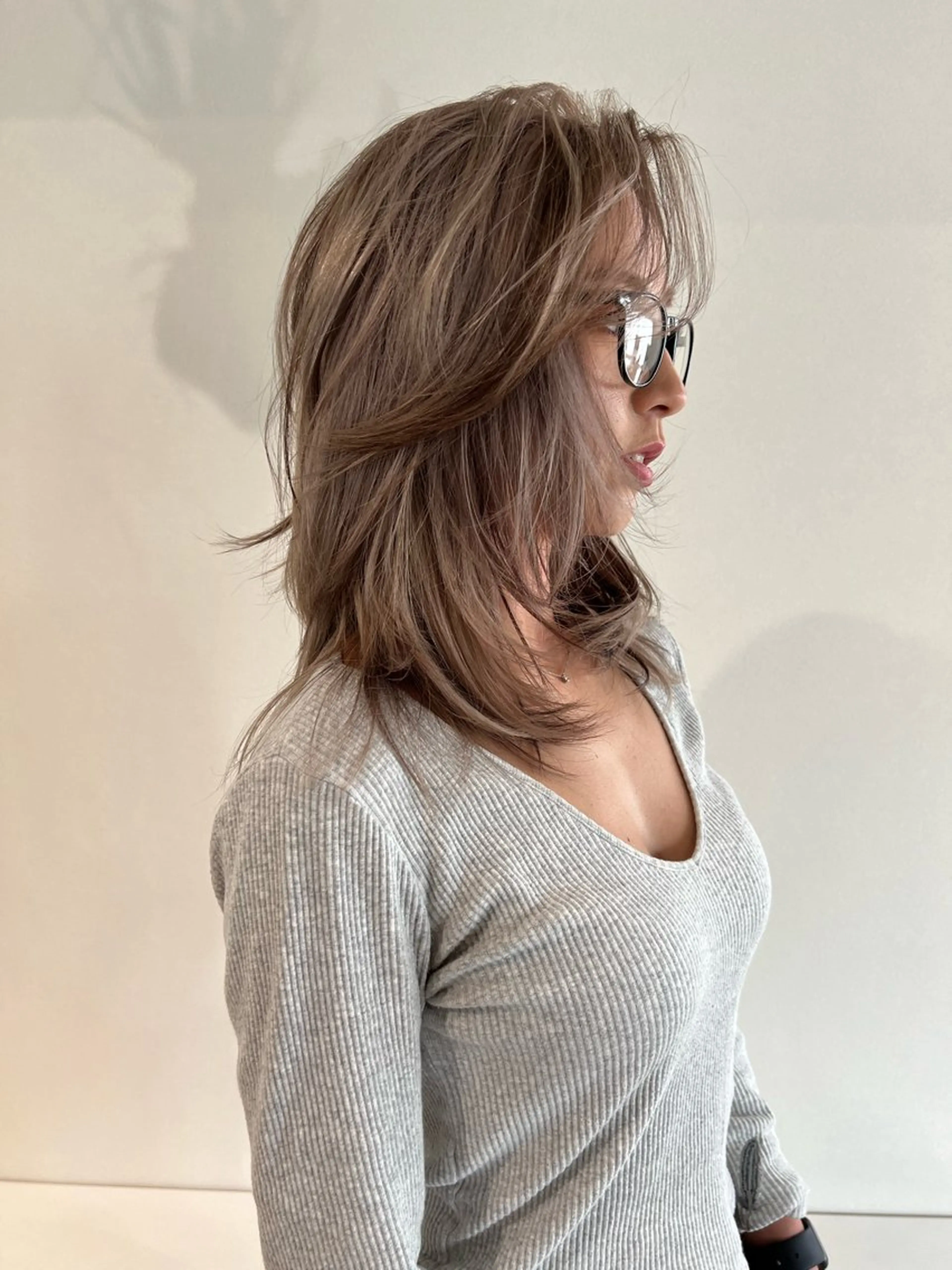 セミロング 髪質改善 乕谷 美潮のヘアスタイル