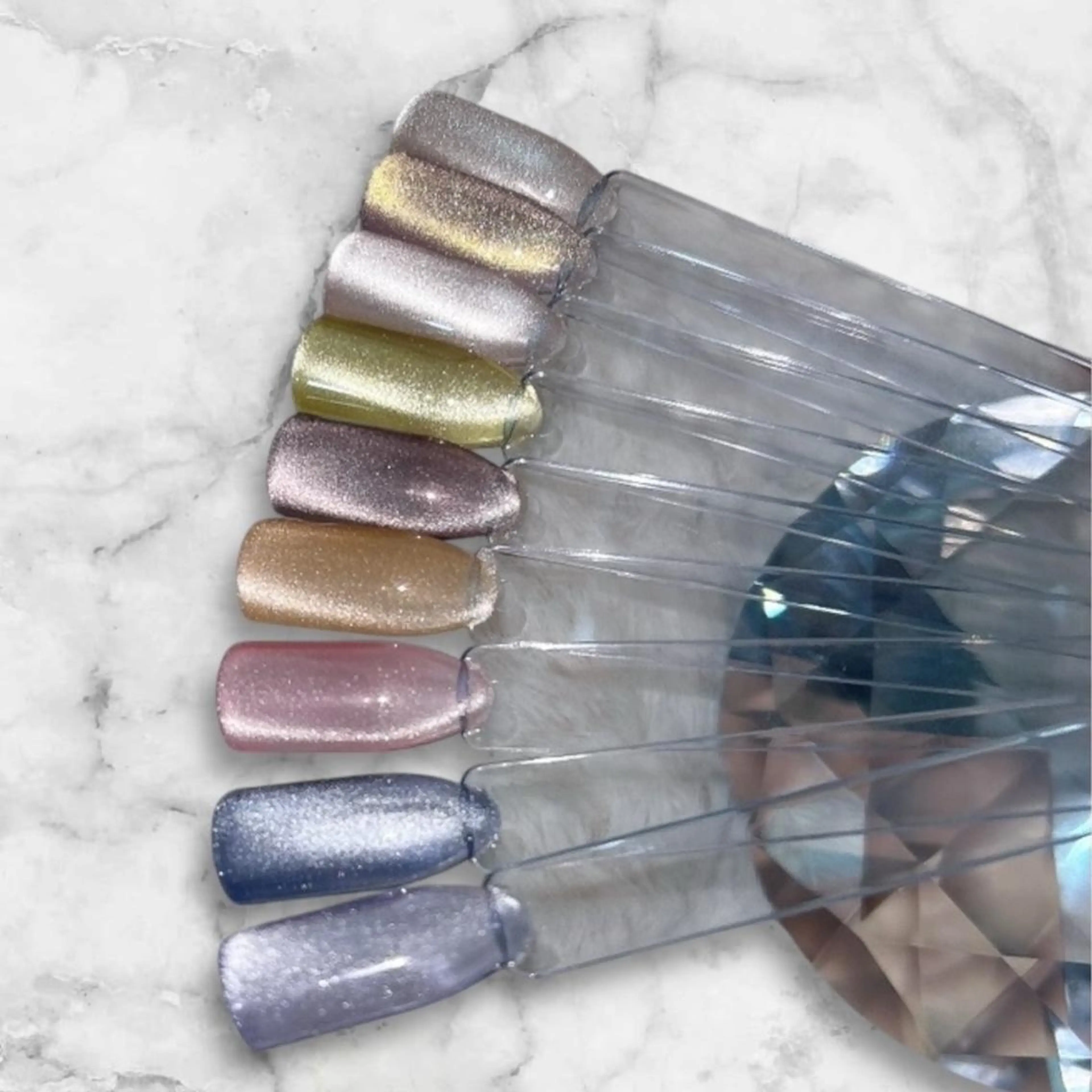 ネイル マグネットネイル maninail mikaのネイルデザイン