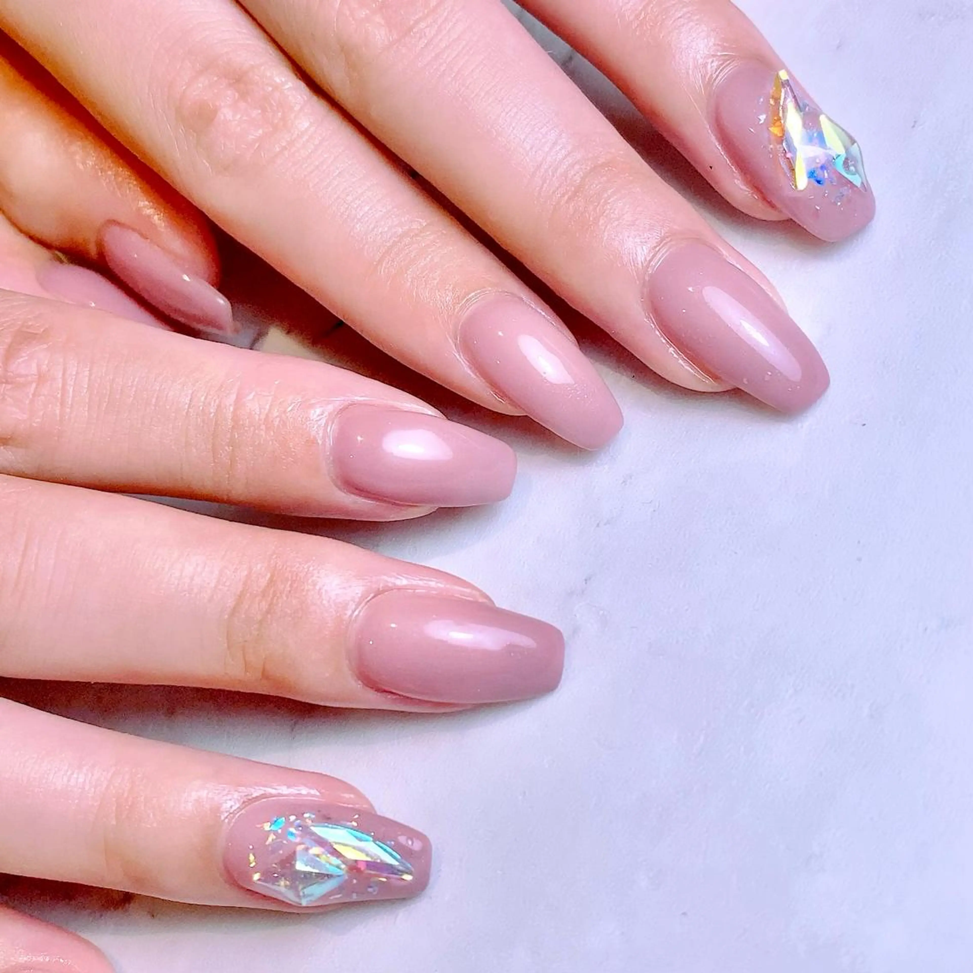 ネイル アートネイル オーロラネイル クリアネイル 長さ出し ジェルネイル プライベートサロン Rのネイルデザイン