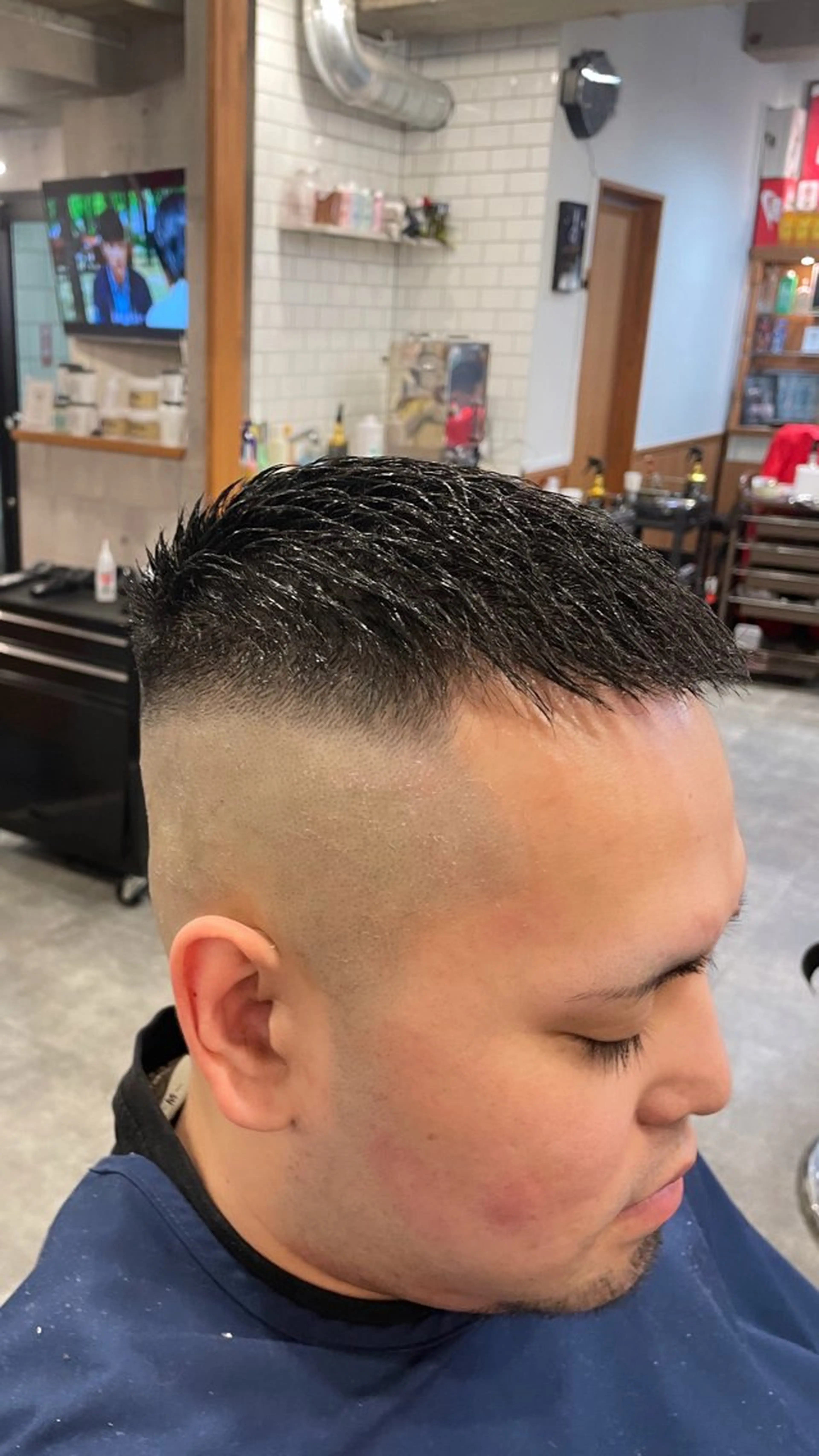 ショート メンズ フェードカット スキンフェード BLAZEMAN所属・石毛 李奈のヘアスタイル