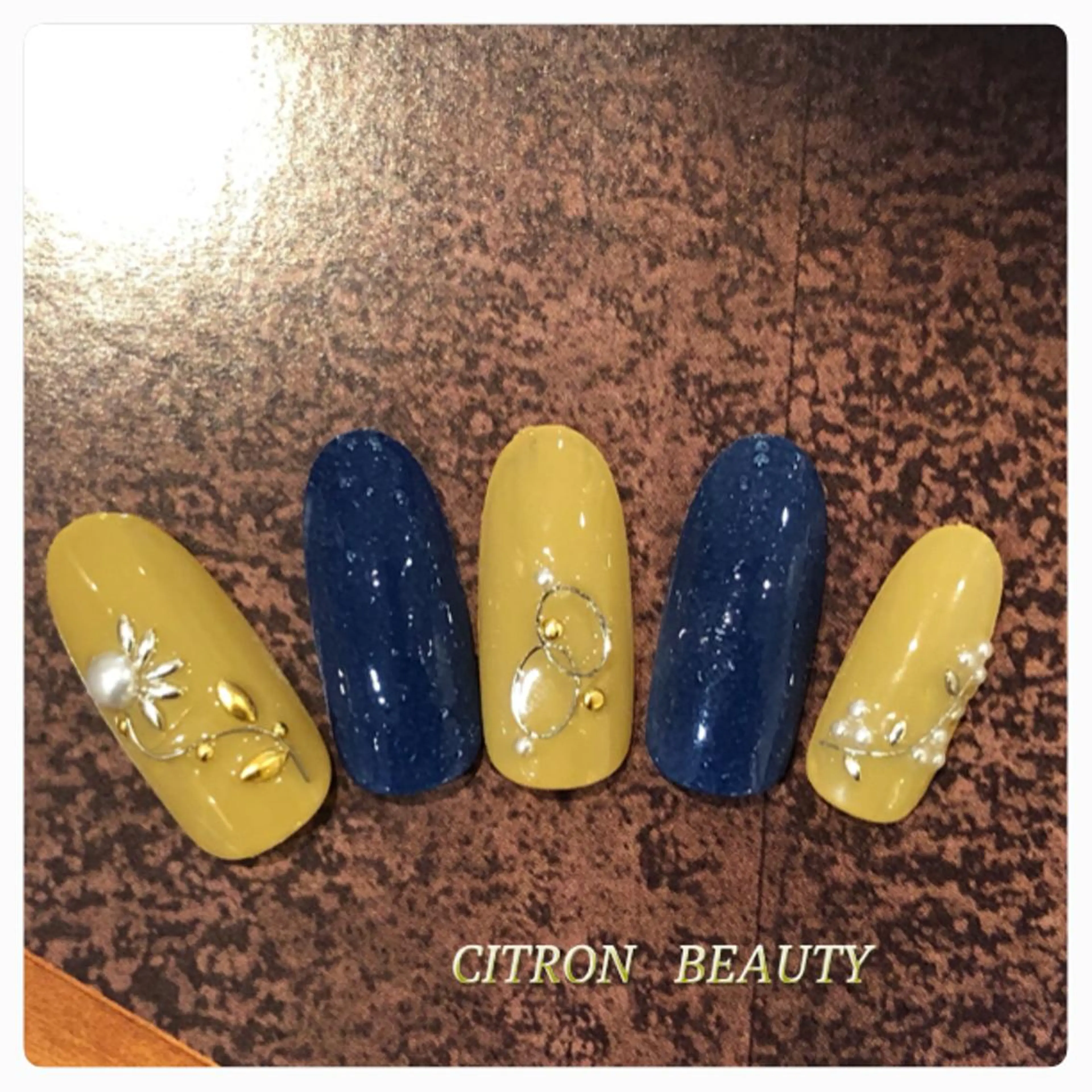ネイル アートネイル ネイビー CITRON NAIL💅練習生のネイルデザイン