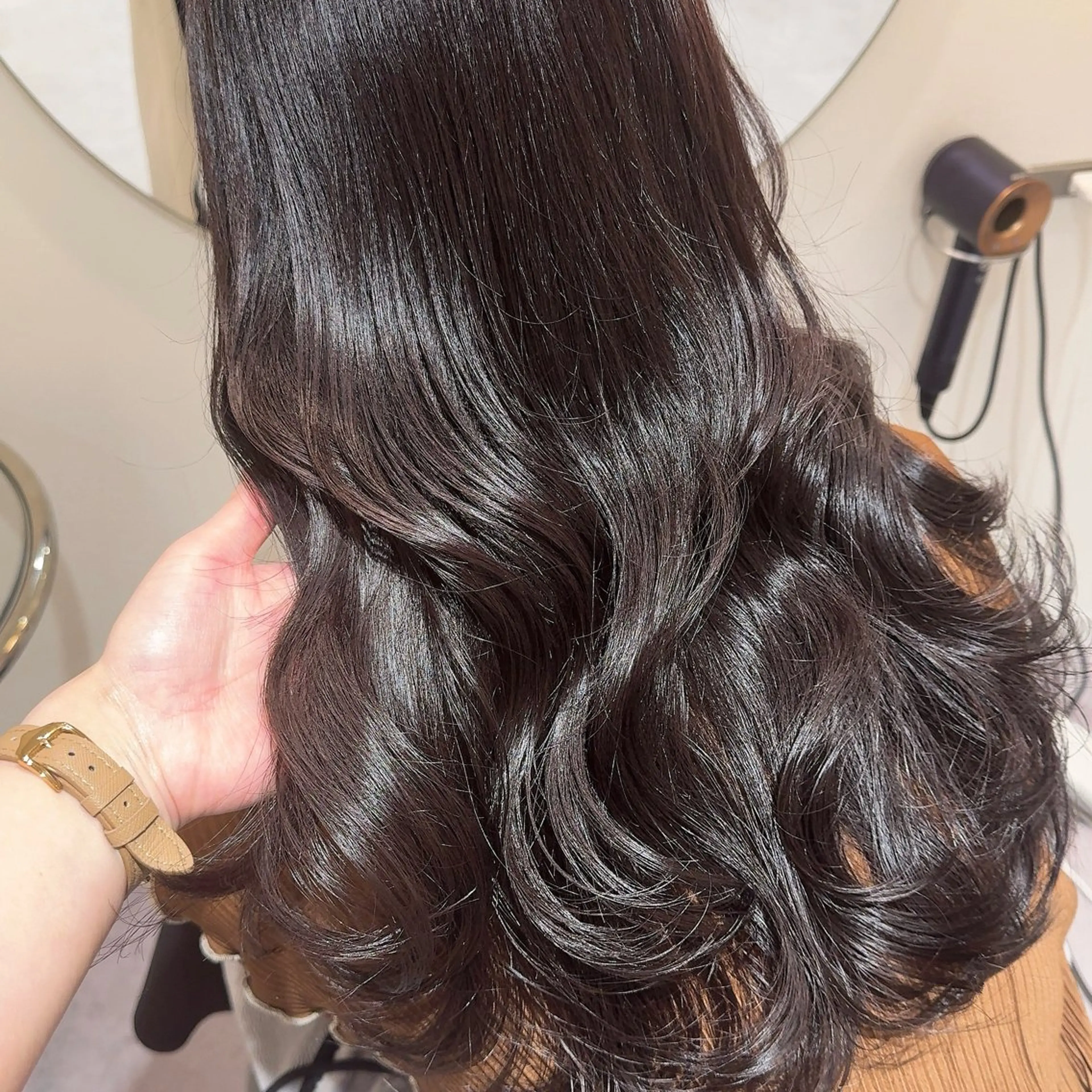 カラー 髙井 麻帆のヘアスタイル