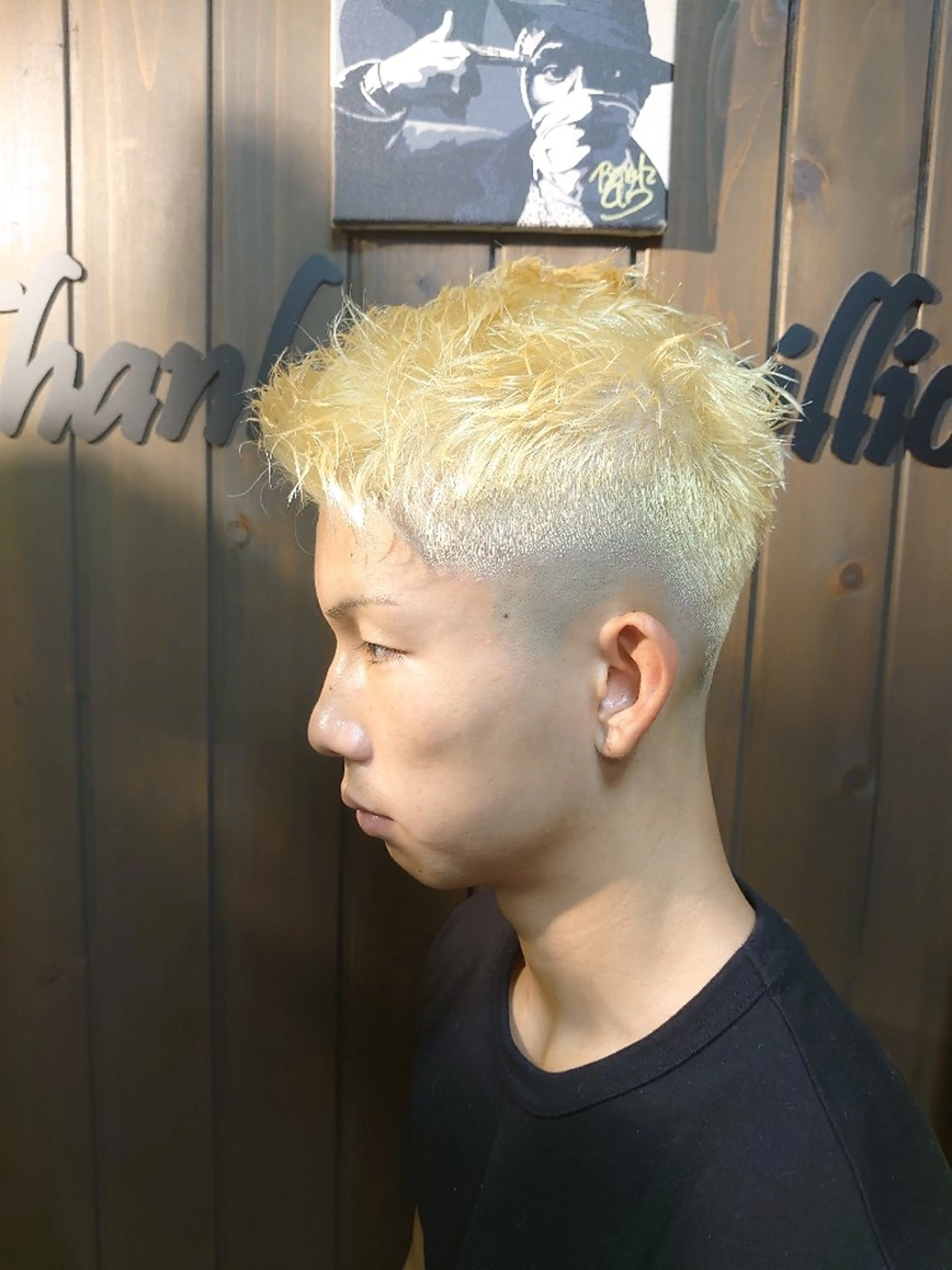 カラー ショート メンズ メンズブリーチ ブリーチ ダブルカラー サンフラット所属・岡林 選のヘアスタイル