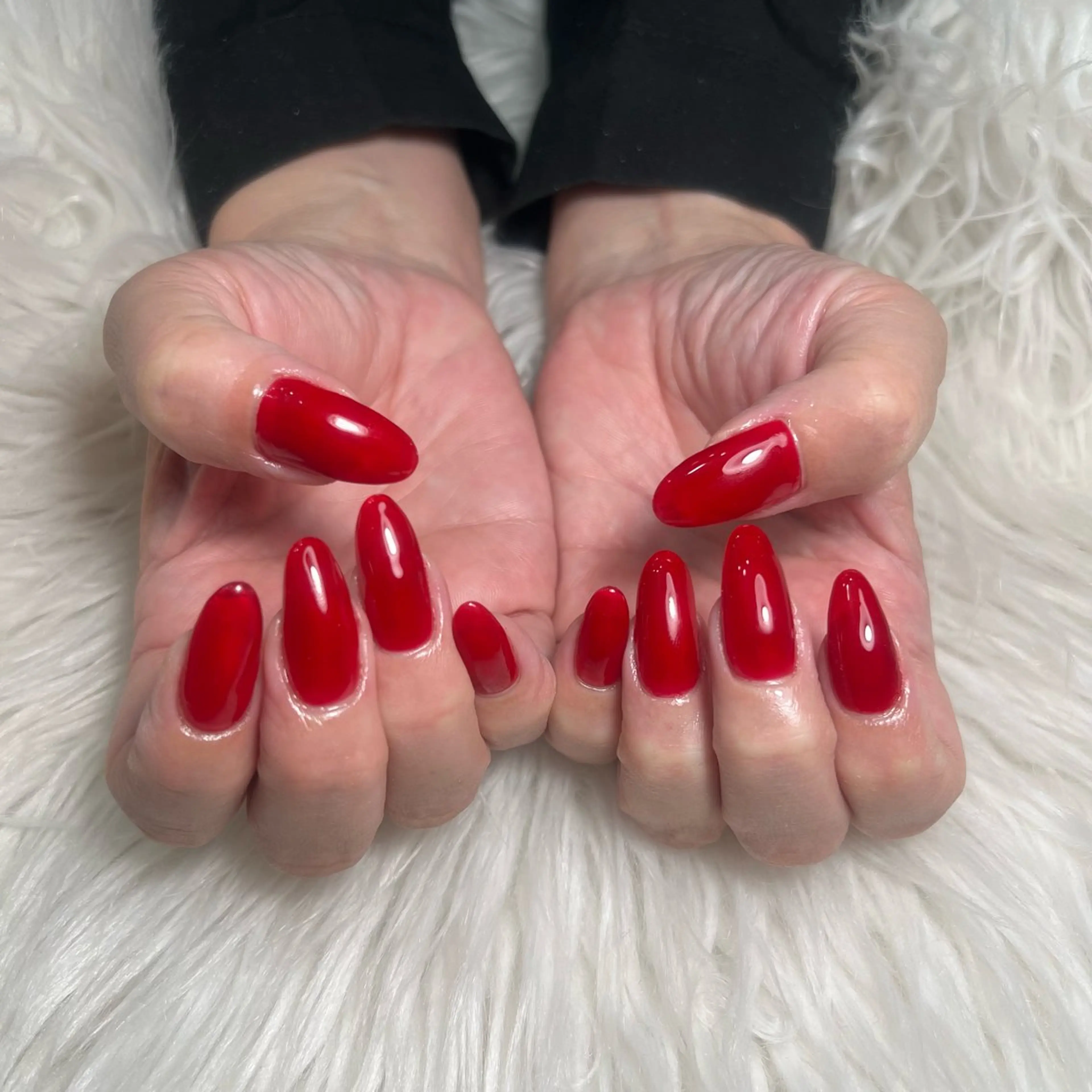 ネイル ワンカラーネイル 赤色 the464beautysalon所属・the464 yunaのネイルデザイン