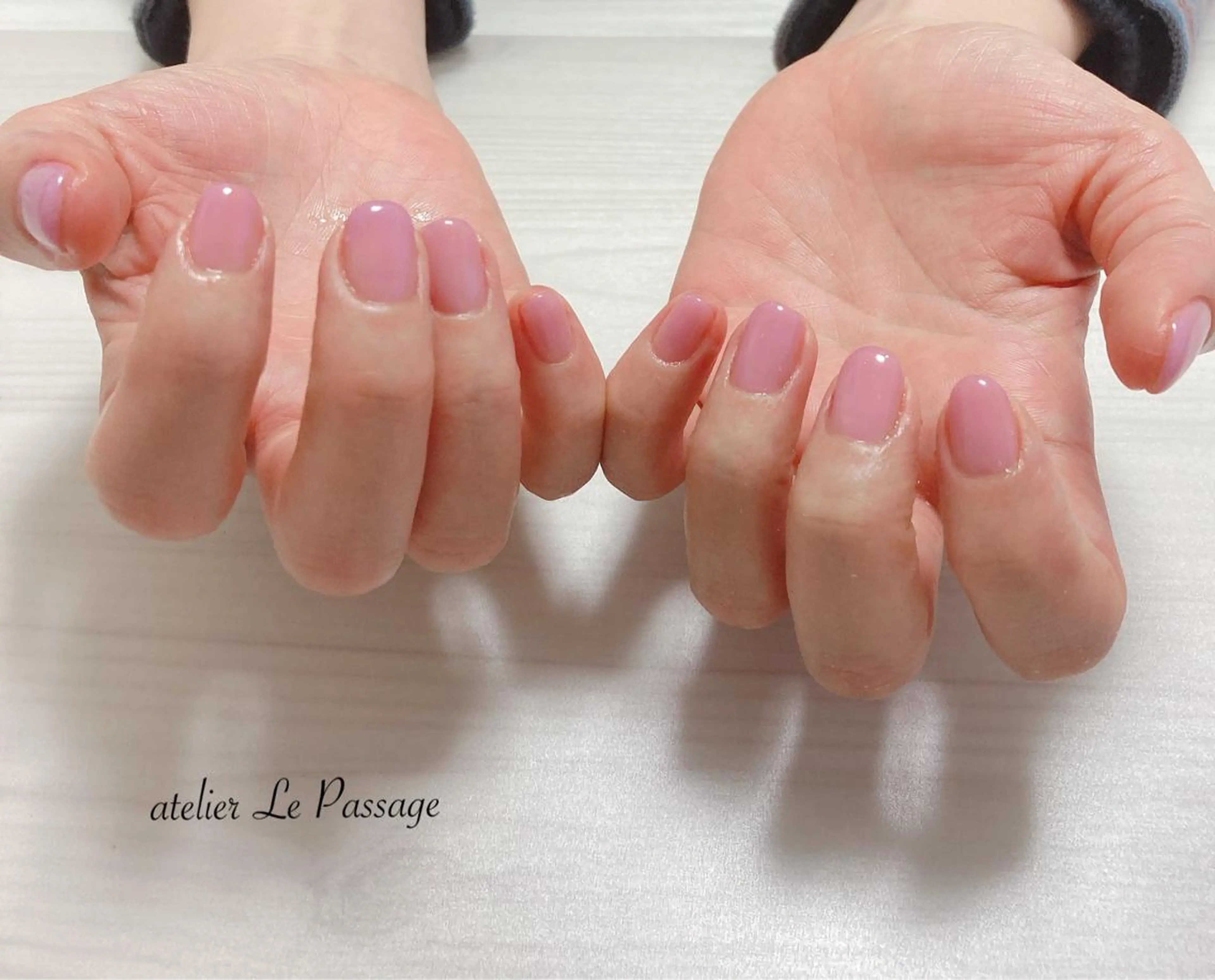ネイル 桜ネイル ジェルネイル ラメ(グリッター) オフィスネイル ワンカラーネイル Atelier Le Passage所属・h nakatsukaのネイルデザイン