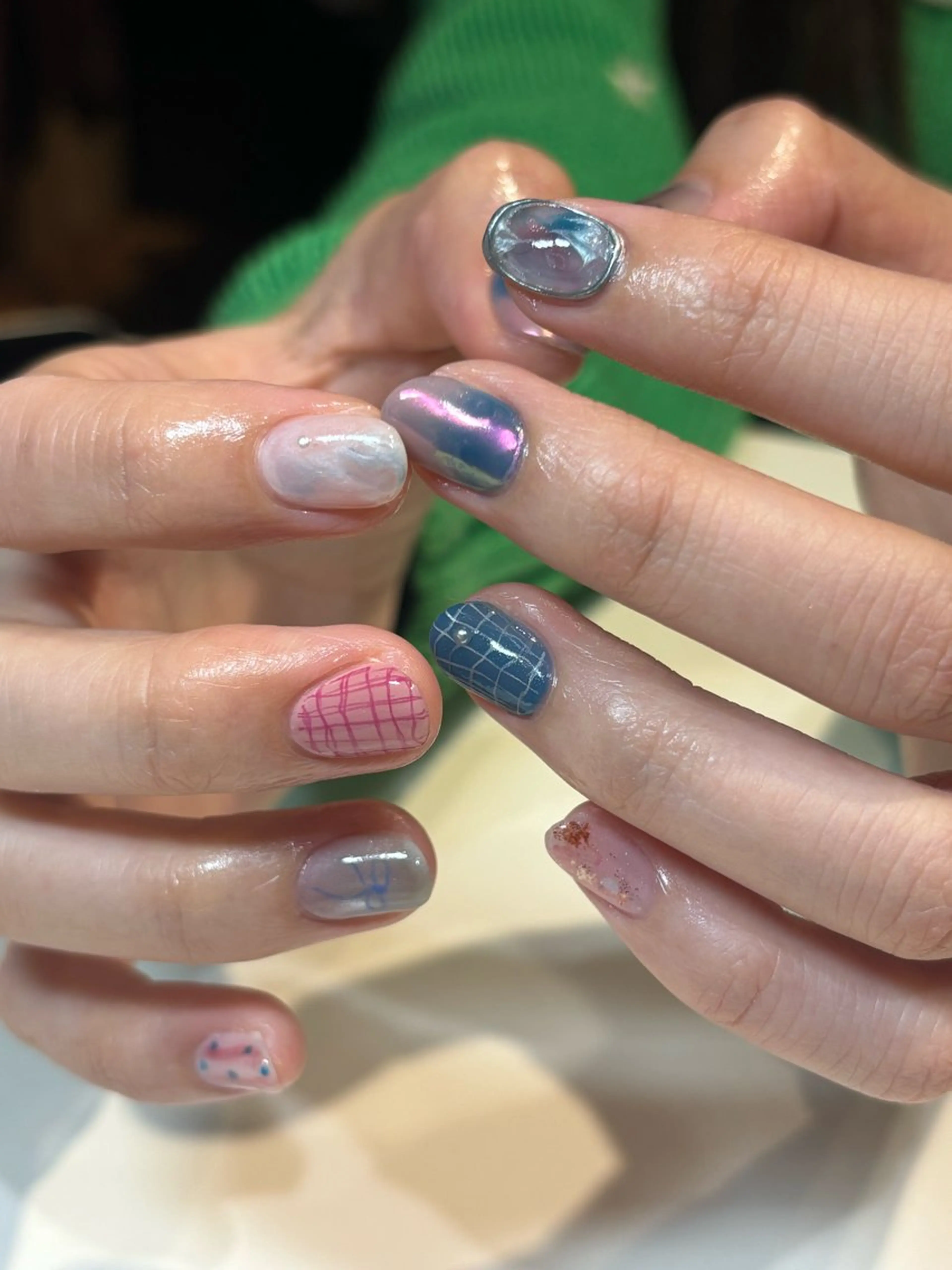 ネイル フットネイル フレンチネイル ジェルネイル グラデーション マグネットネイル ハンドネイル ヘアー.ネイル二刀流 misa🫧のヘアスタイル