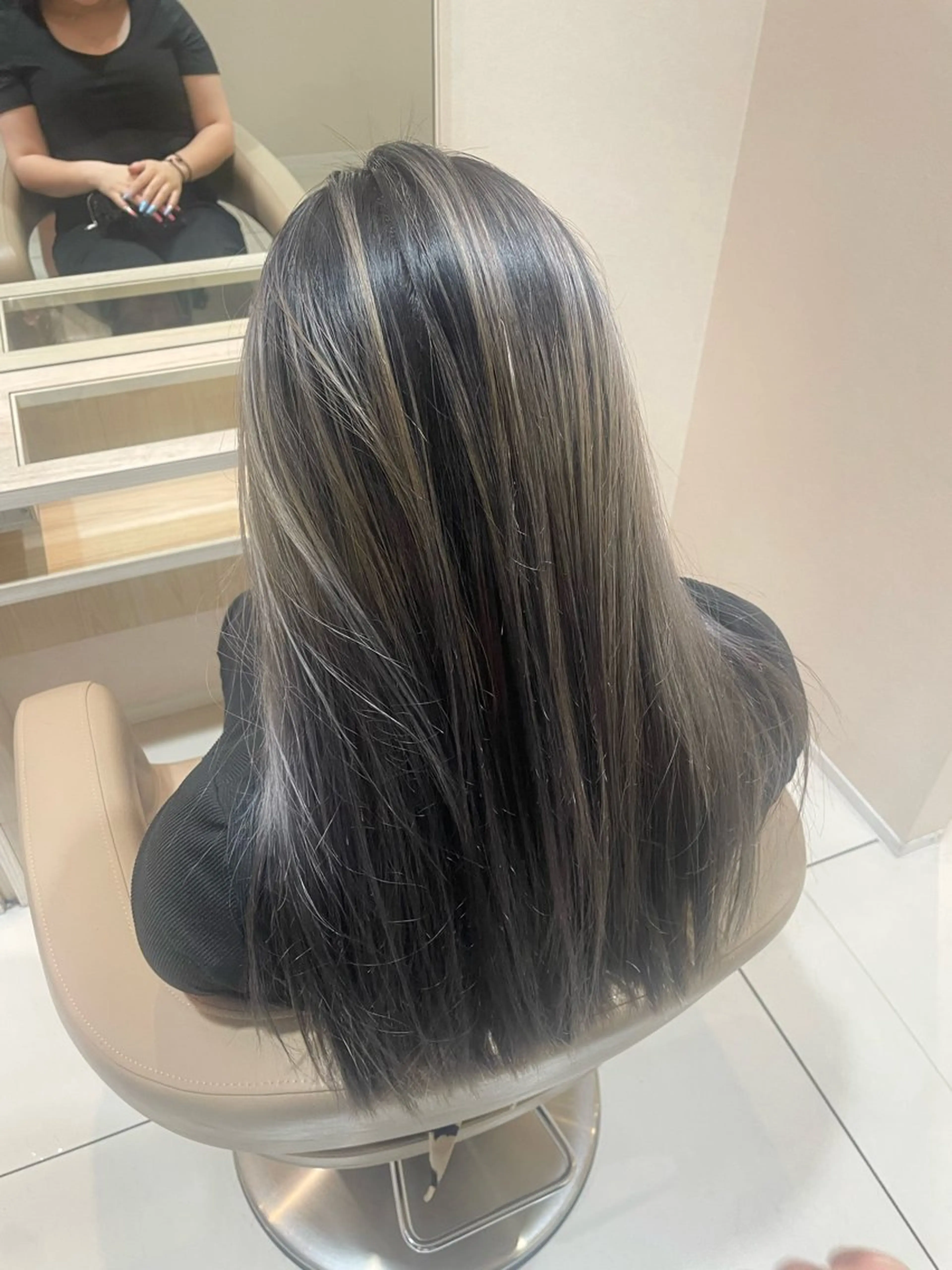 ロング レイヤーカット 🎀 三浦 夢花のヘアスタイル