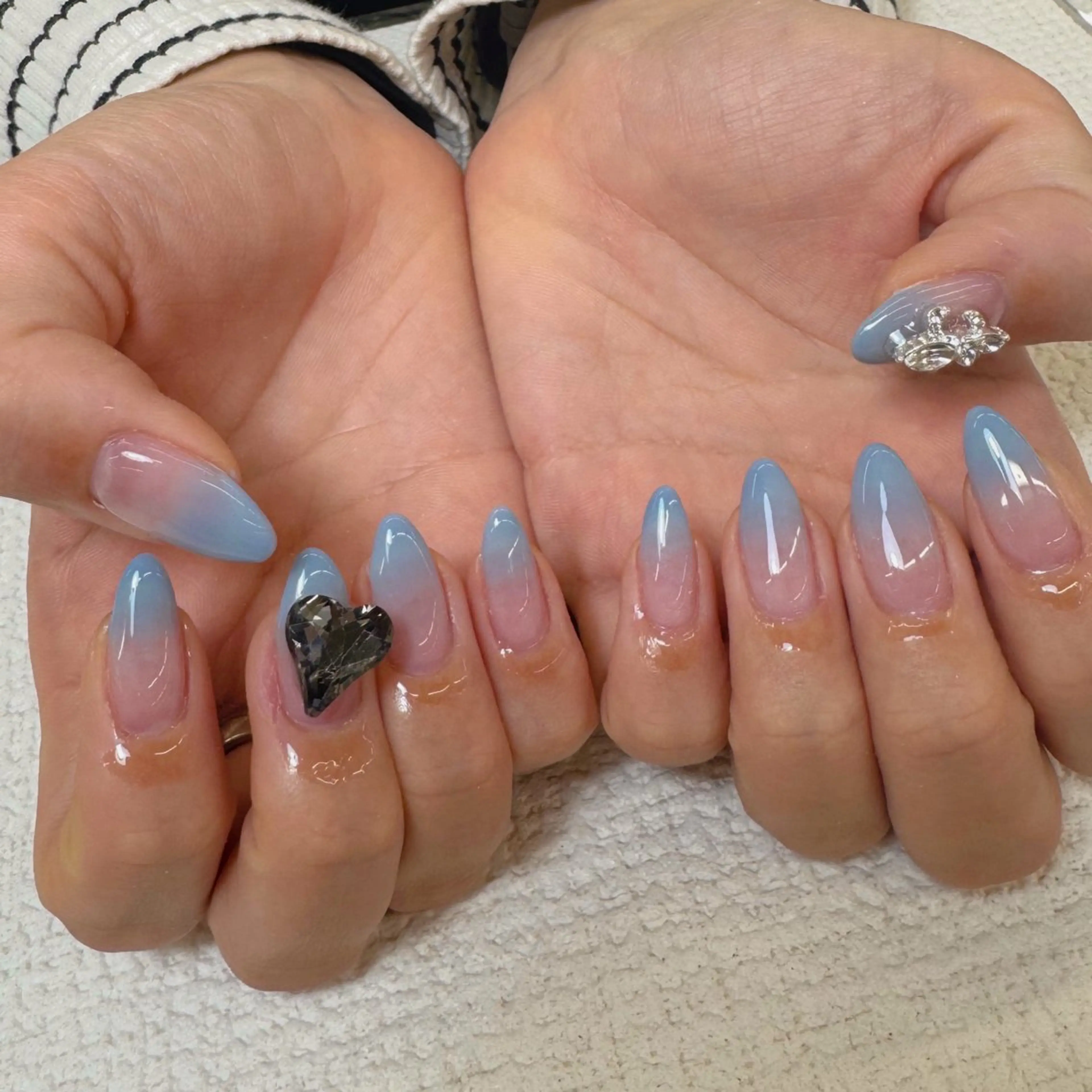 ネイル フレンチネイル ハンドネイル 【MAXKELLY】 Shiotaのネイルデザイン