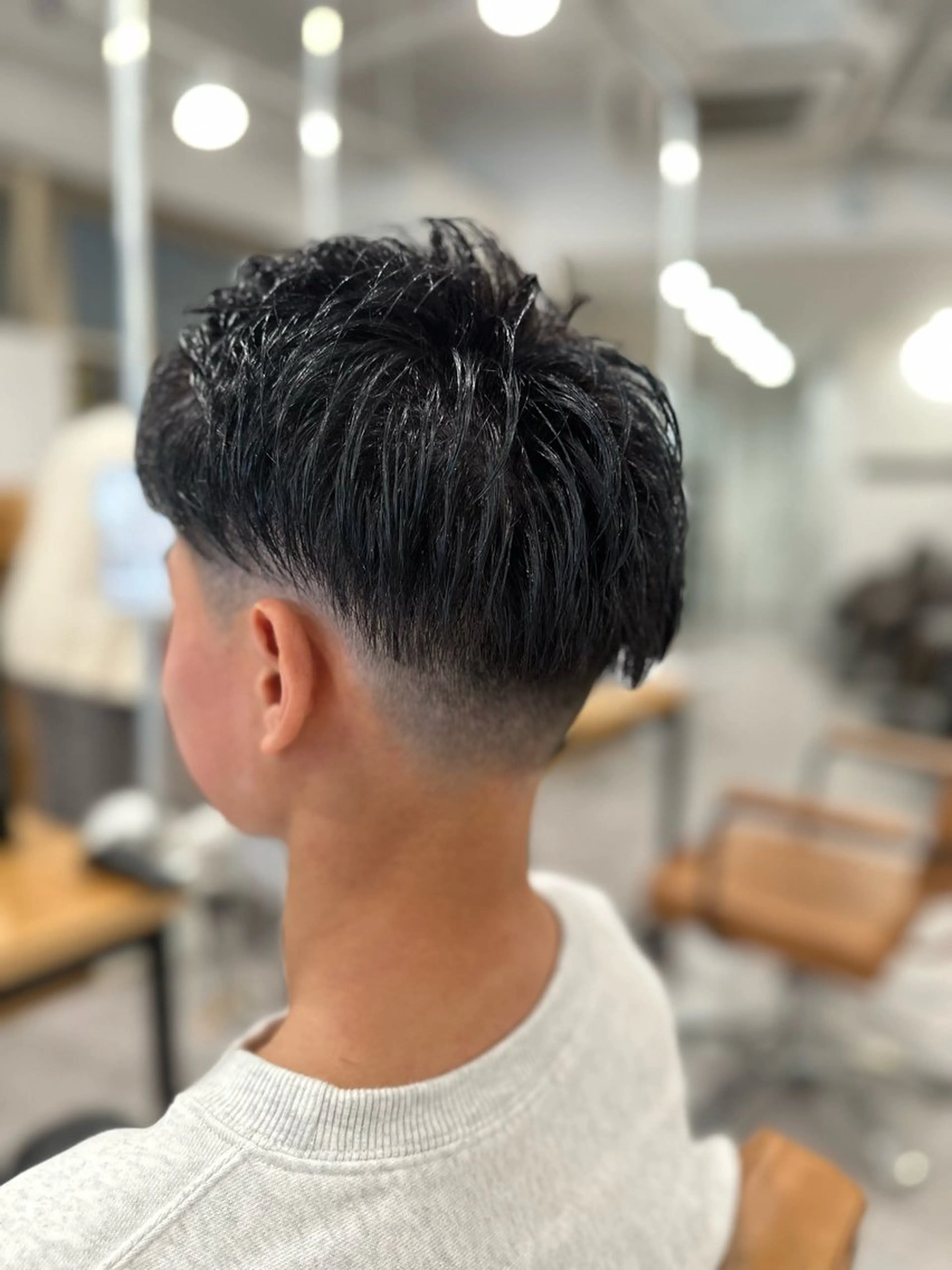 ショート メンズ フェードカット マッシュ カット 特殊カラー特化 ✂️SHIAN フジのヘアスタイル