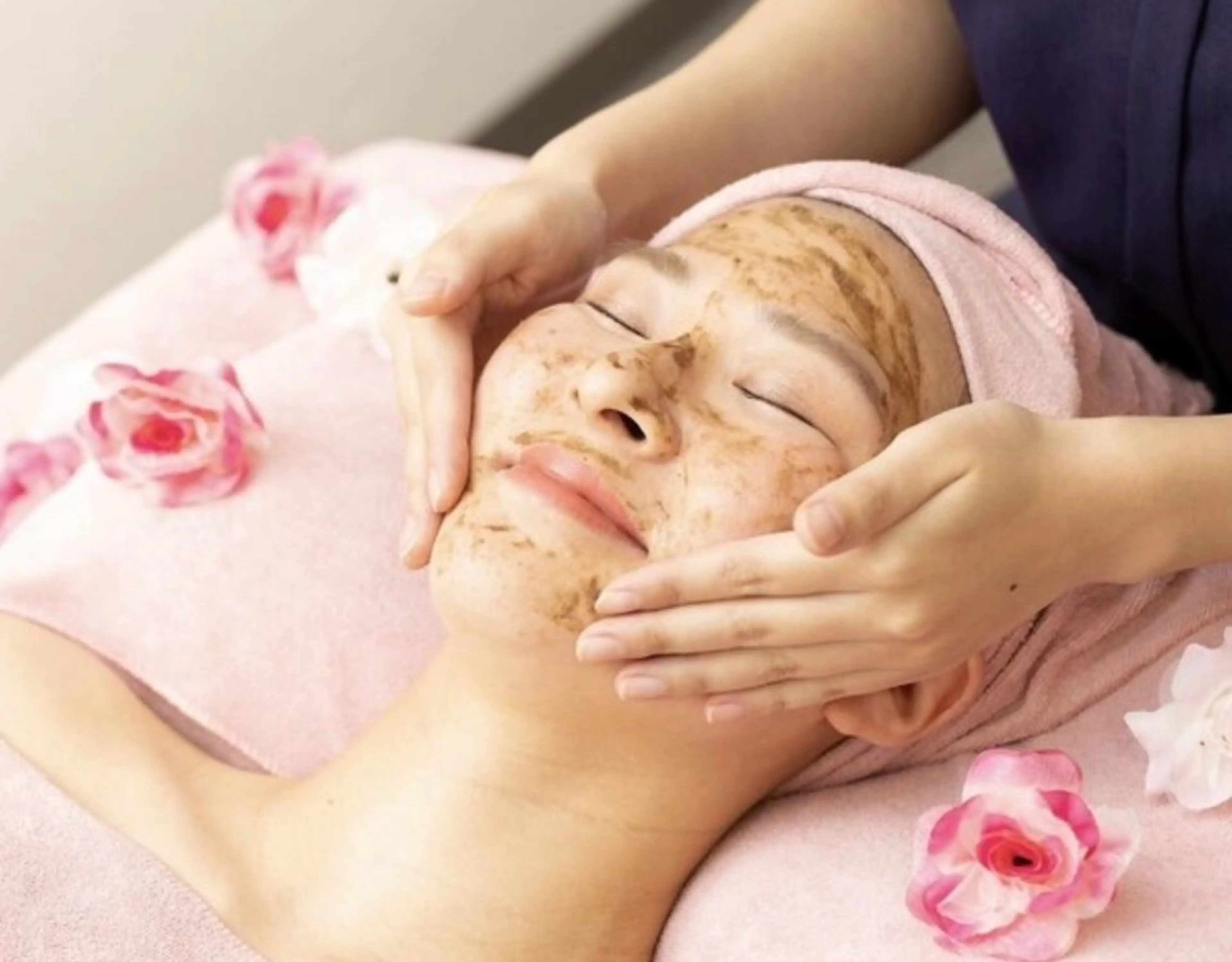 【白くモチモチ肌へ♪】剥けないハーブフェイシャルの写真