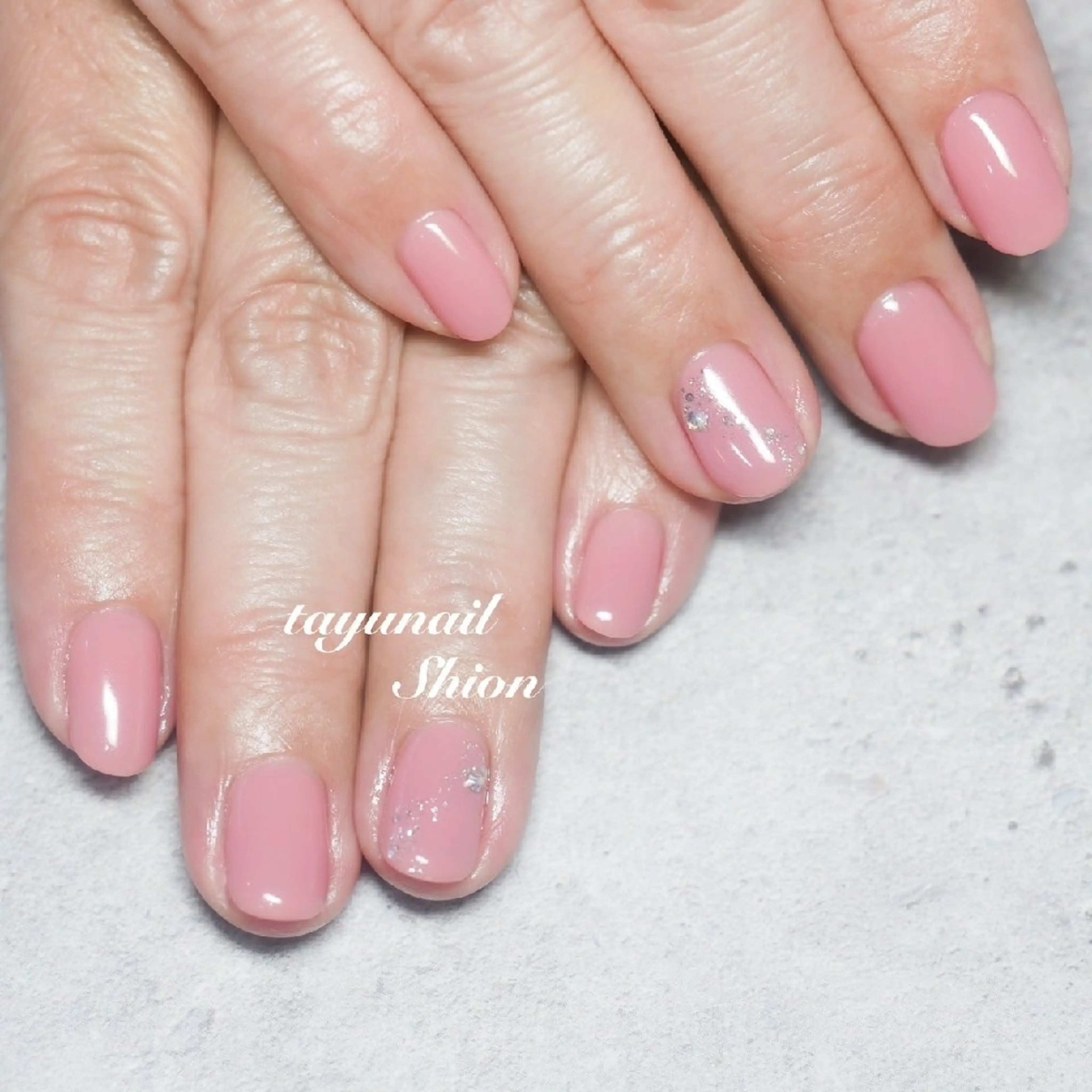 ネイル ジェルネイル ラメ(グリッター) パラジェル ピンク シンプルネイル ネイルサロン・ネイルスクール　たゆnail所属・ネイルサロン 【たゆnail】のネイルデザイン