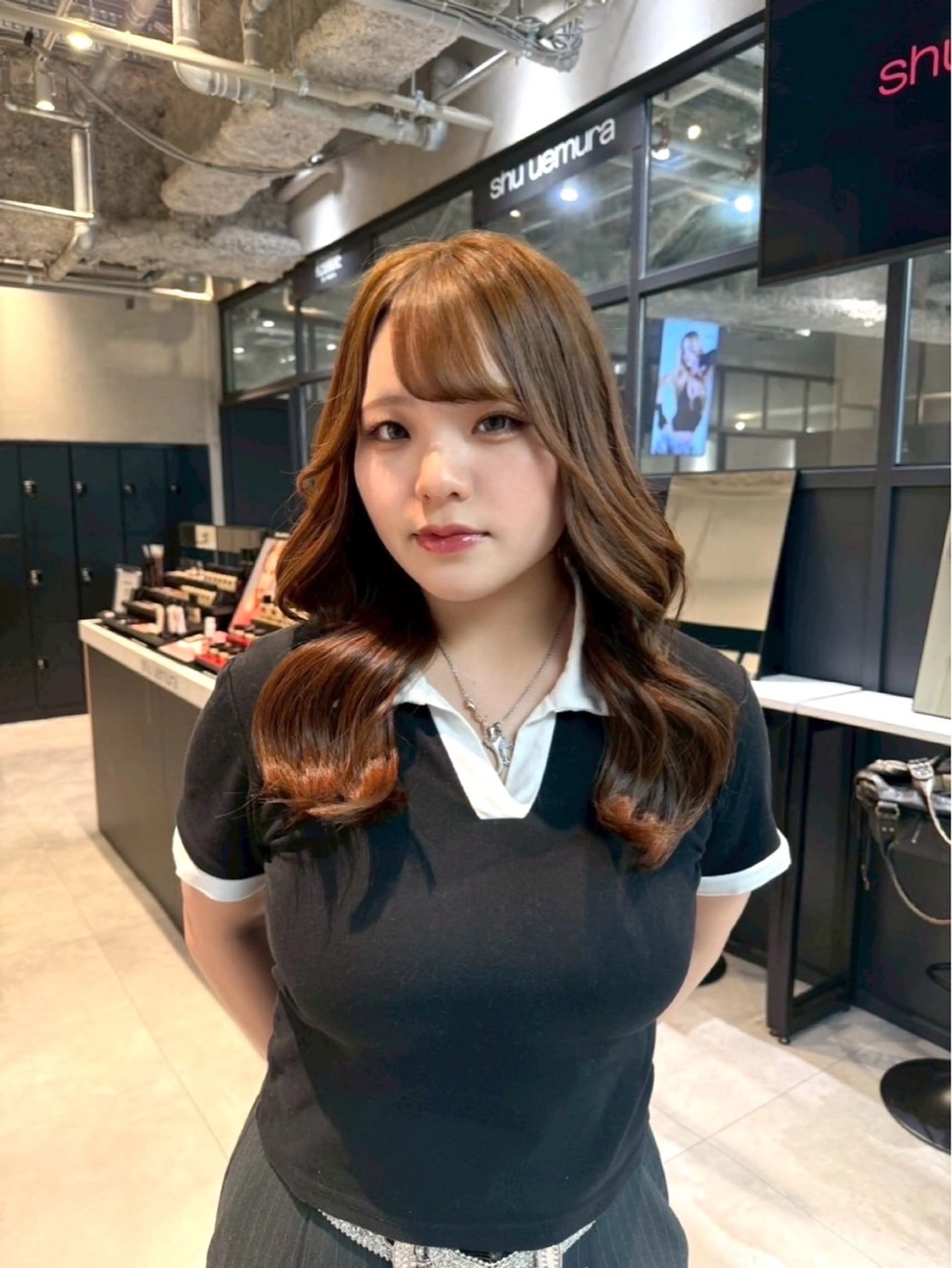 ロング レイヤーカット 小顔カット 横田 七美のヘアスタイル