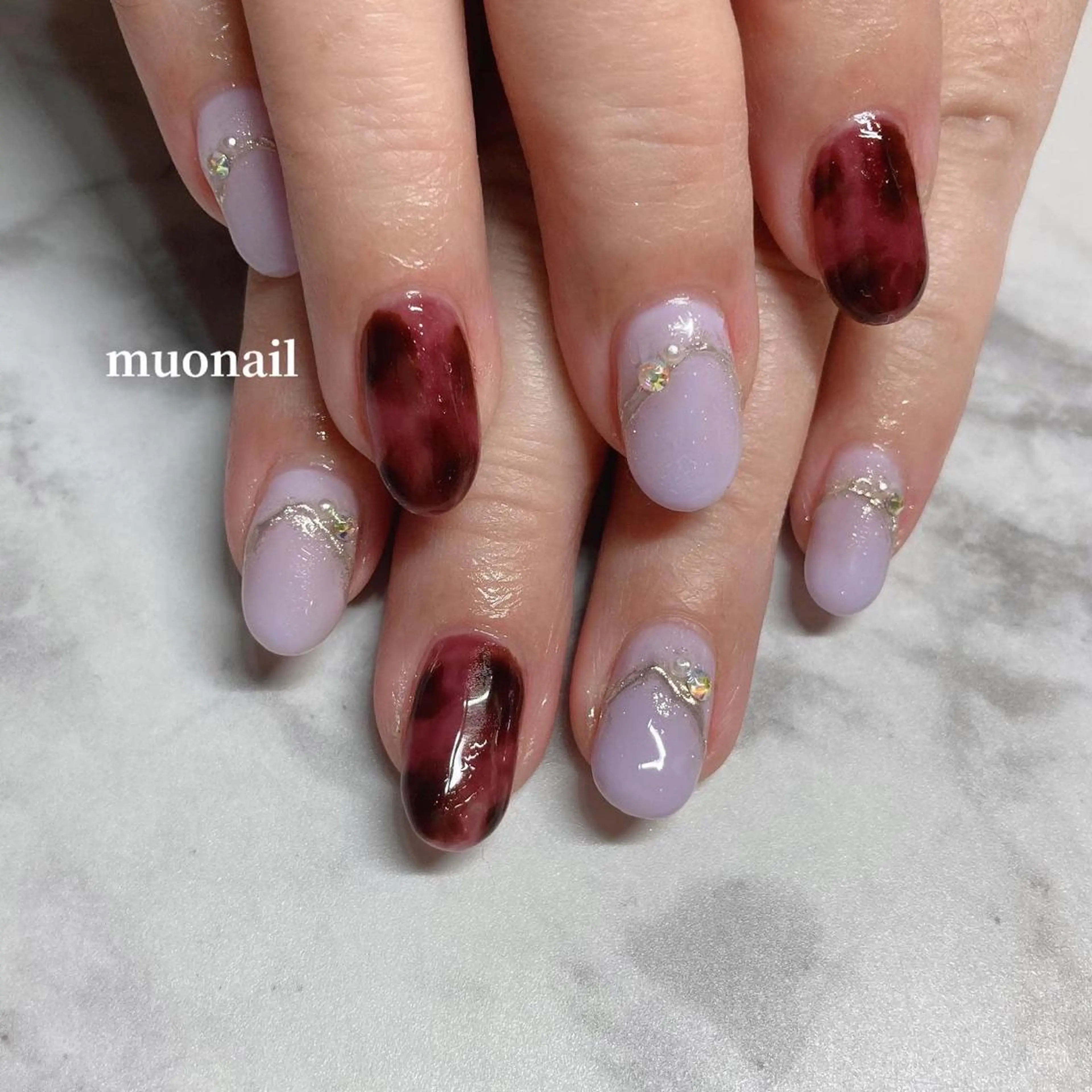 セミロング ネイル べっ甲ネイル 中川 ほののネイルデザイン