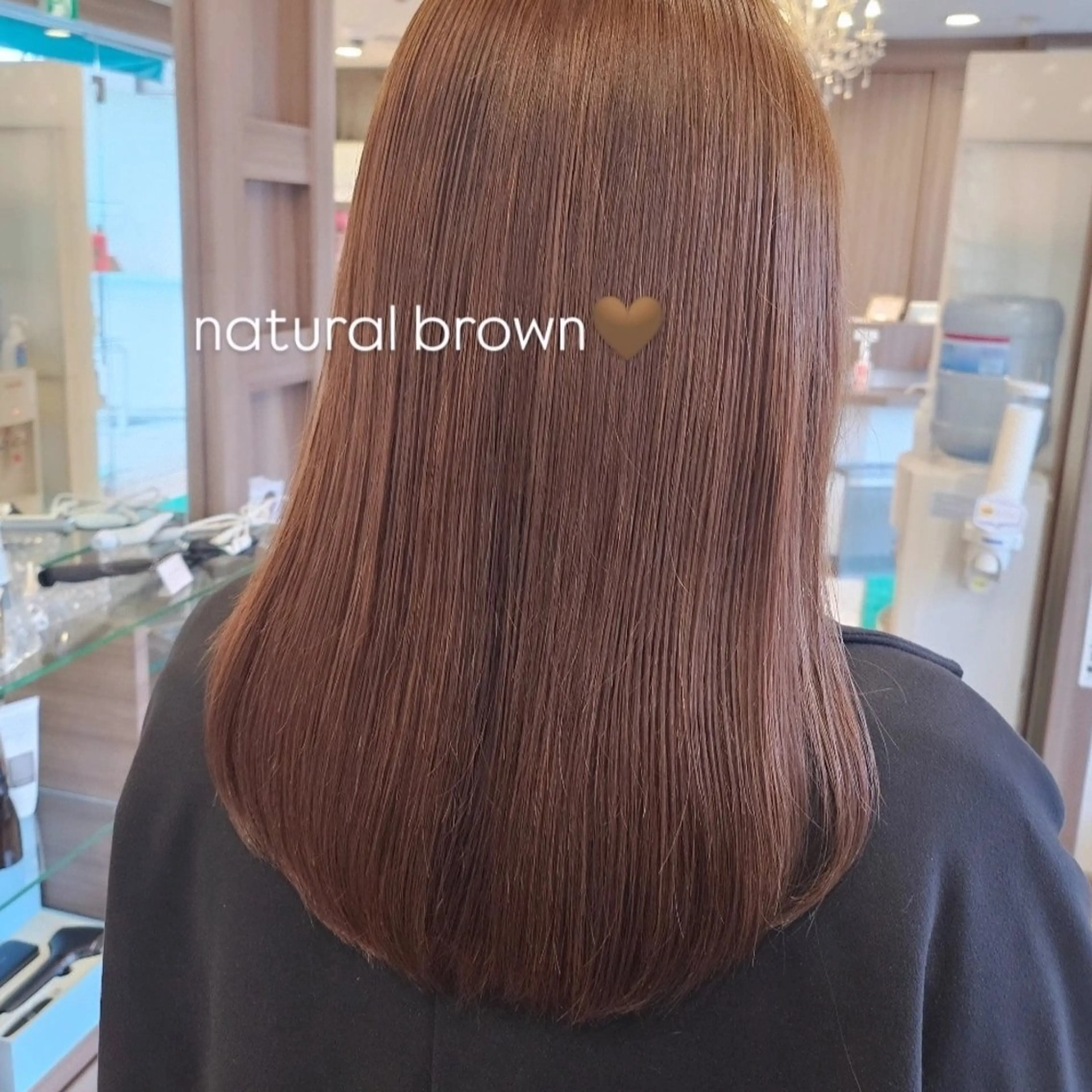 セミロング カラー ブラウンカラー ナチュラルブラウン カット ヘアカラー ナチュラル暖色カラー 🤎 佐藤栞のヘアスタイル
