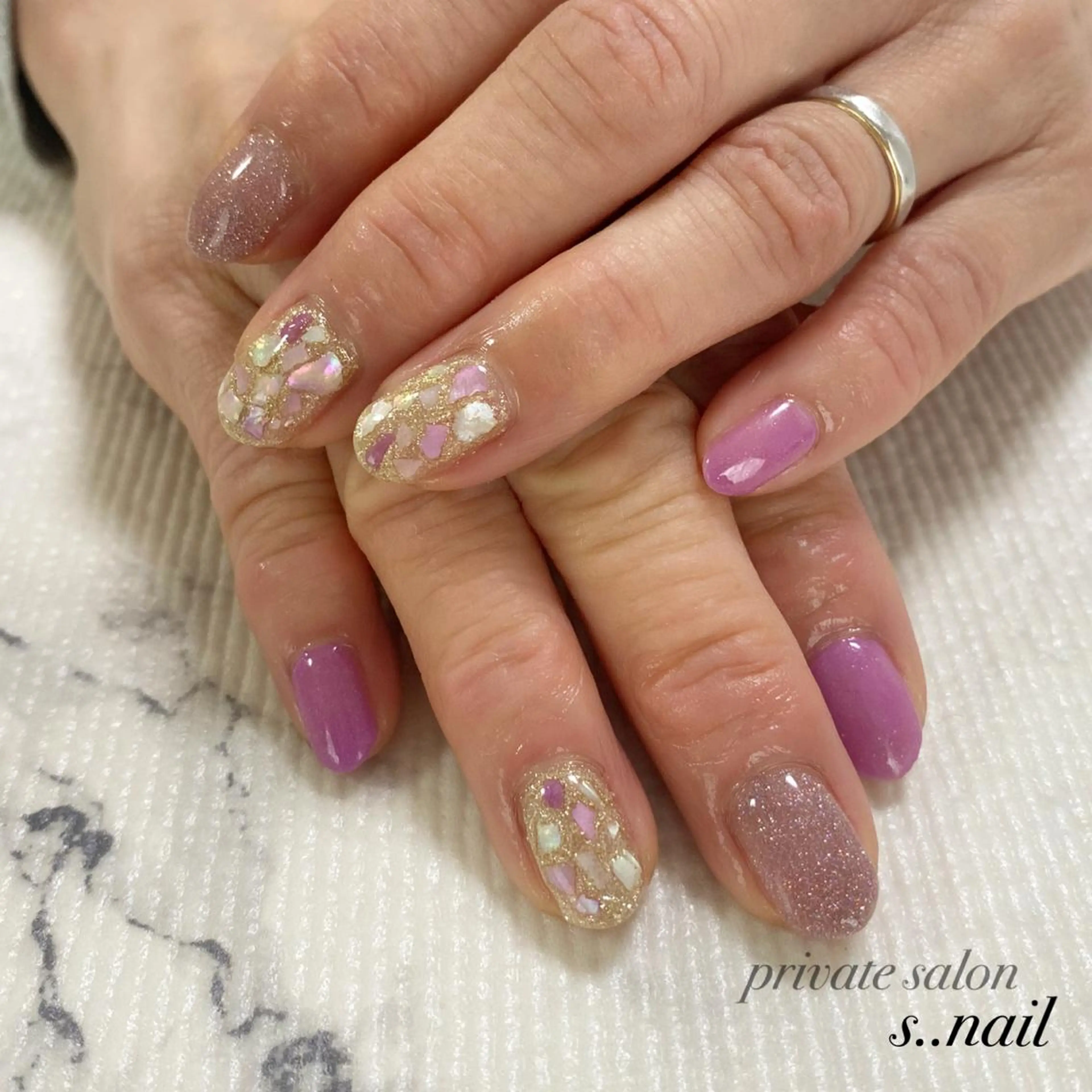 ネイル キラキラネイル パープル 春ネイル ハンドネイル フットネイル s..nail / MORITAのネイルデザイン