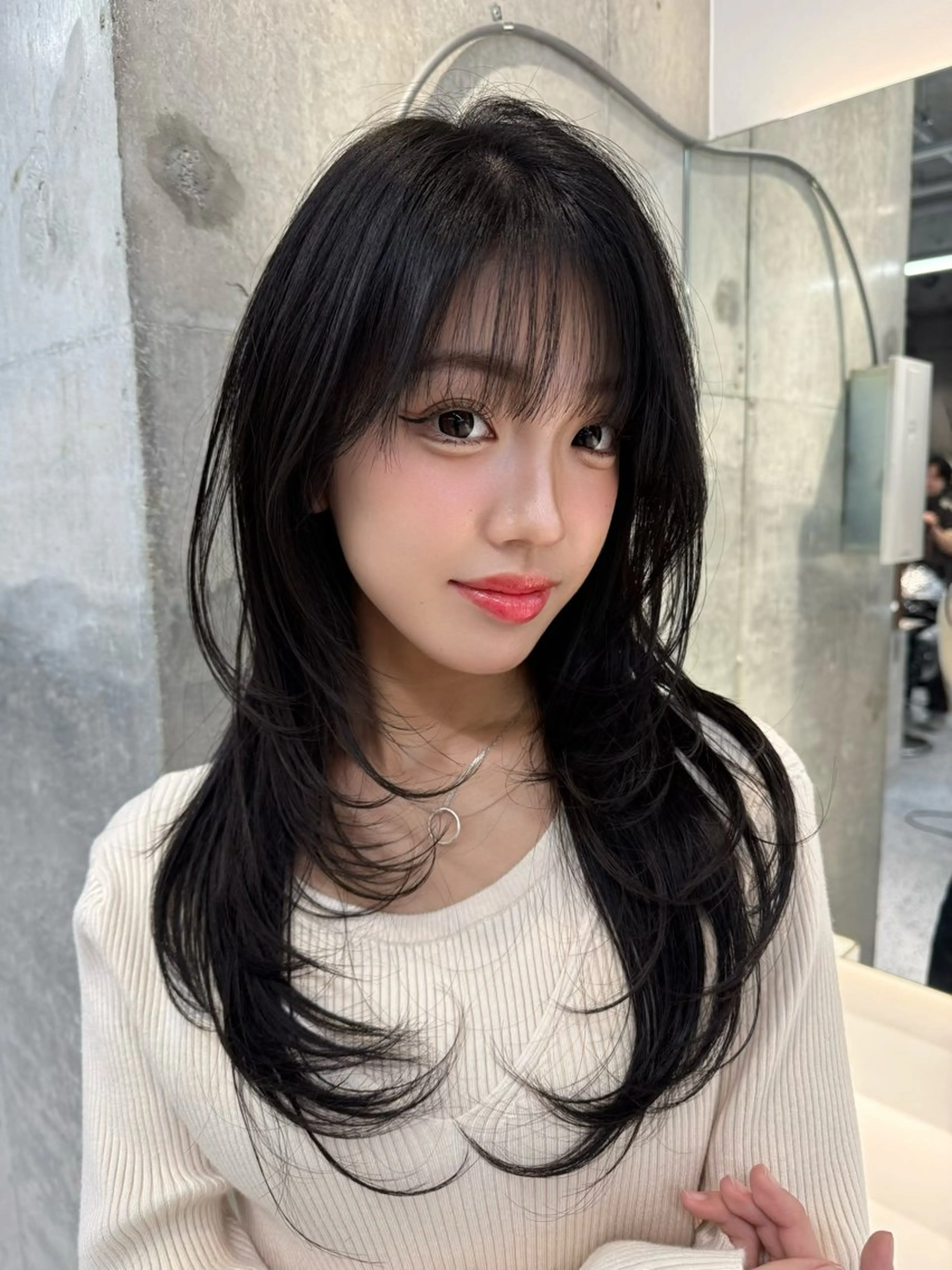 セミロング カラー ブリーチ 透明感カラー ブリーチなしカラー くびれヘア ハイレイヤー カット ヘアカラー トリートメント ✨レイヤー/−10 歳ヘアー/✨山下　遥のヘアスタイル